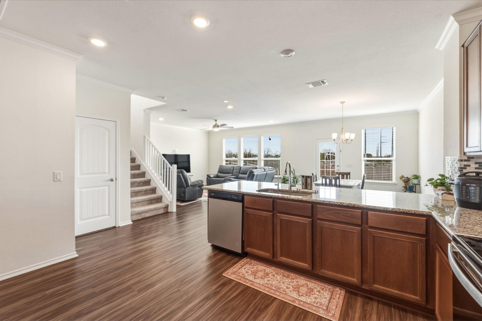 4717 Colmar DR — photo 4