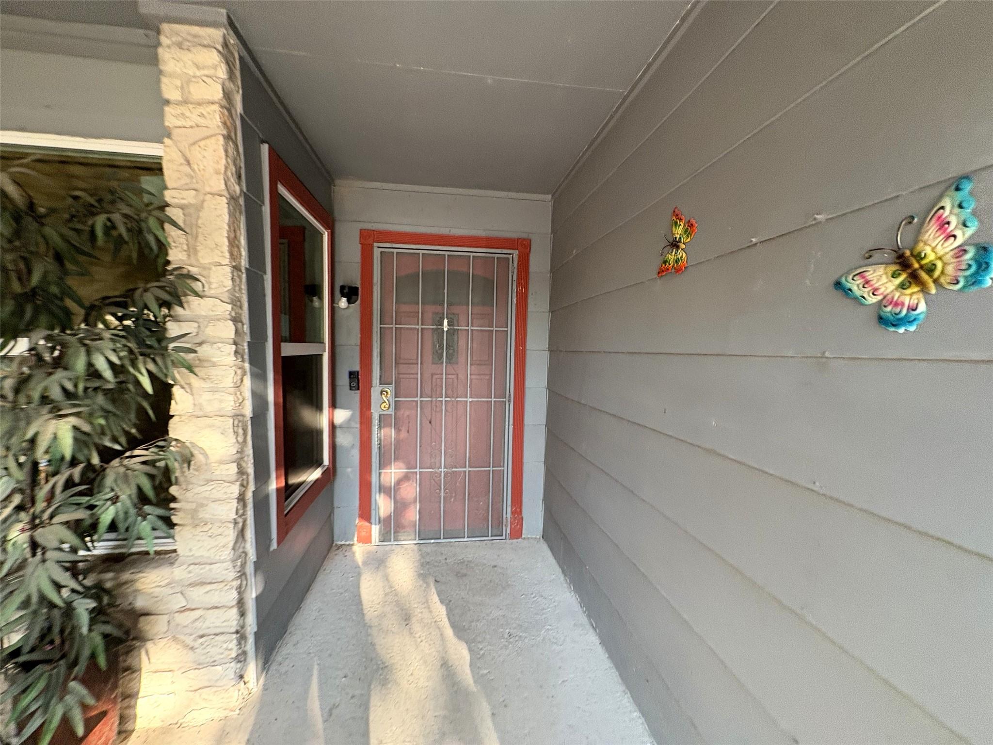 1006 Wisteria CIR — photo 3
