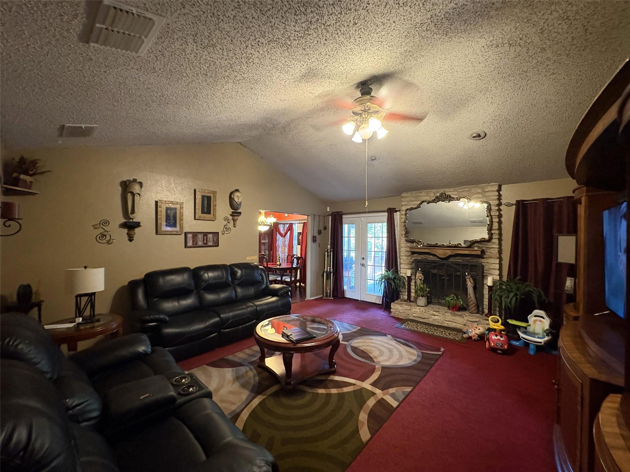 1006 Wisteria CIR — photo 4