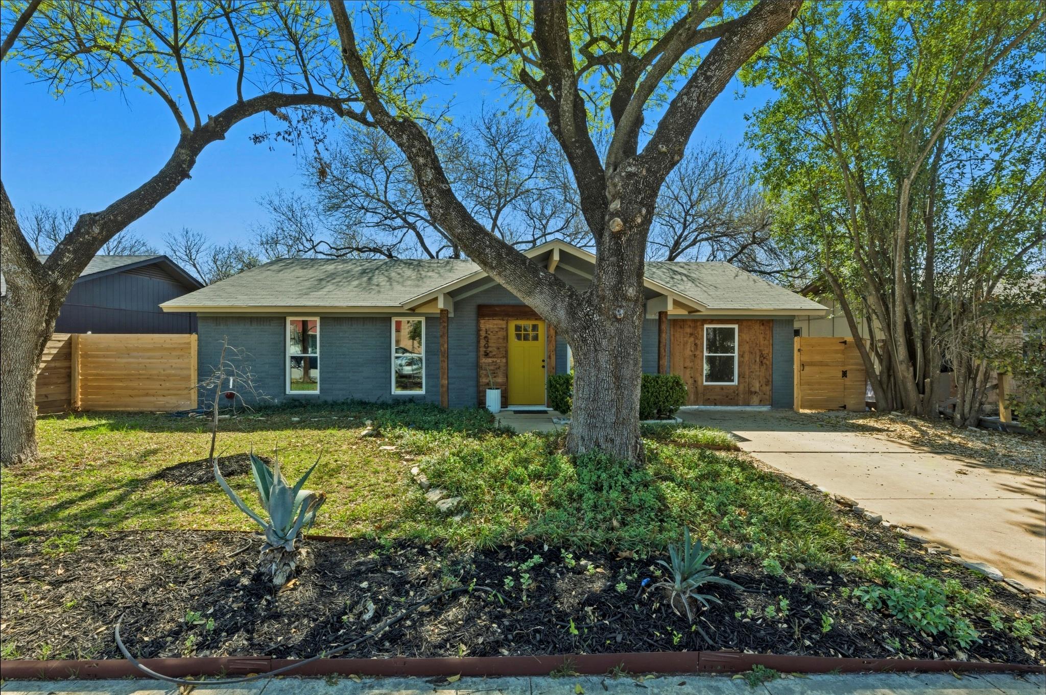 1005 Arthur Stiles RD — photo 3