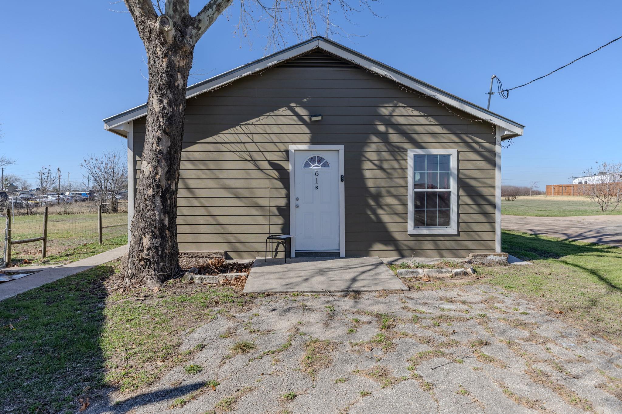 61 Family CIR — photo 3