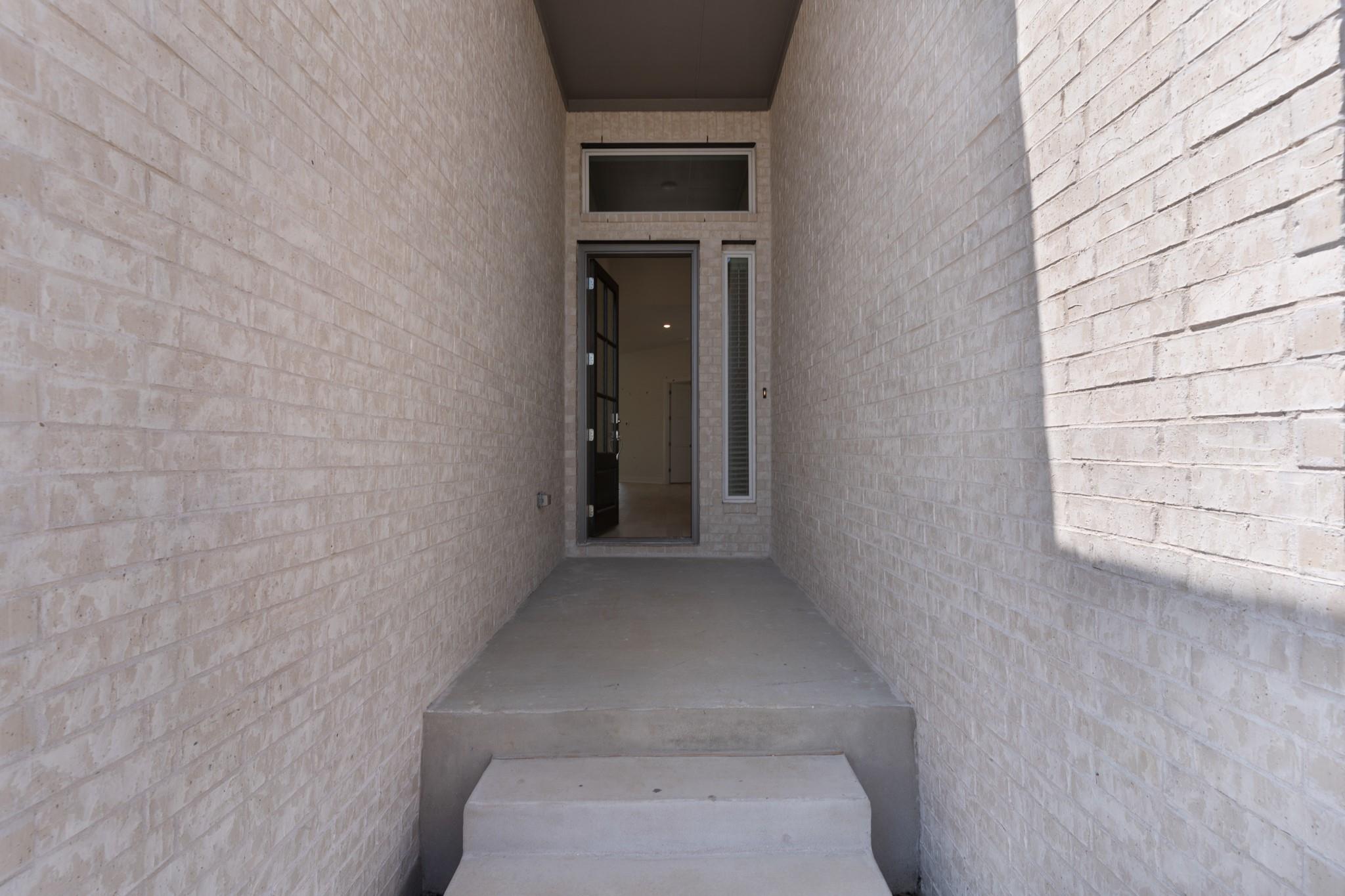 208 Montecido DR — photo 3