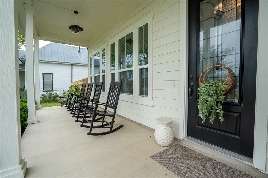 1215 Davis ST — photo 3