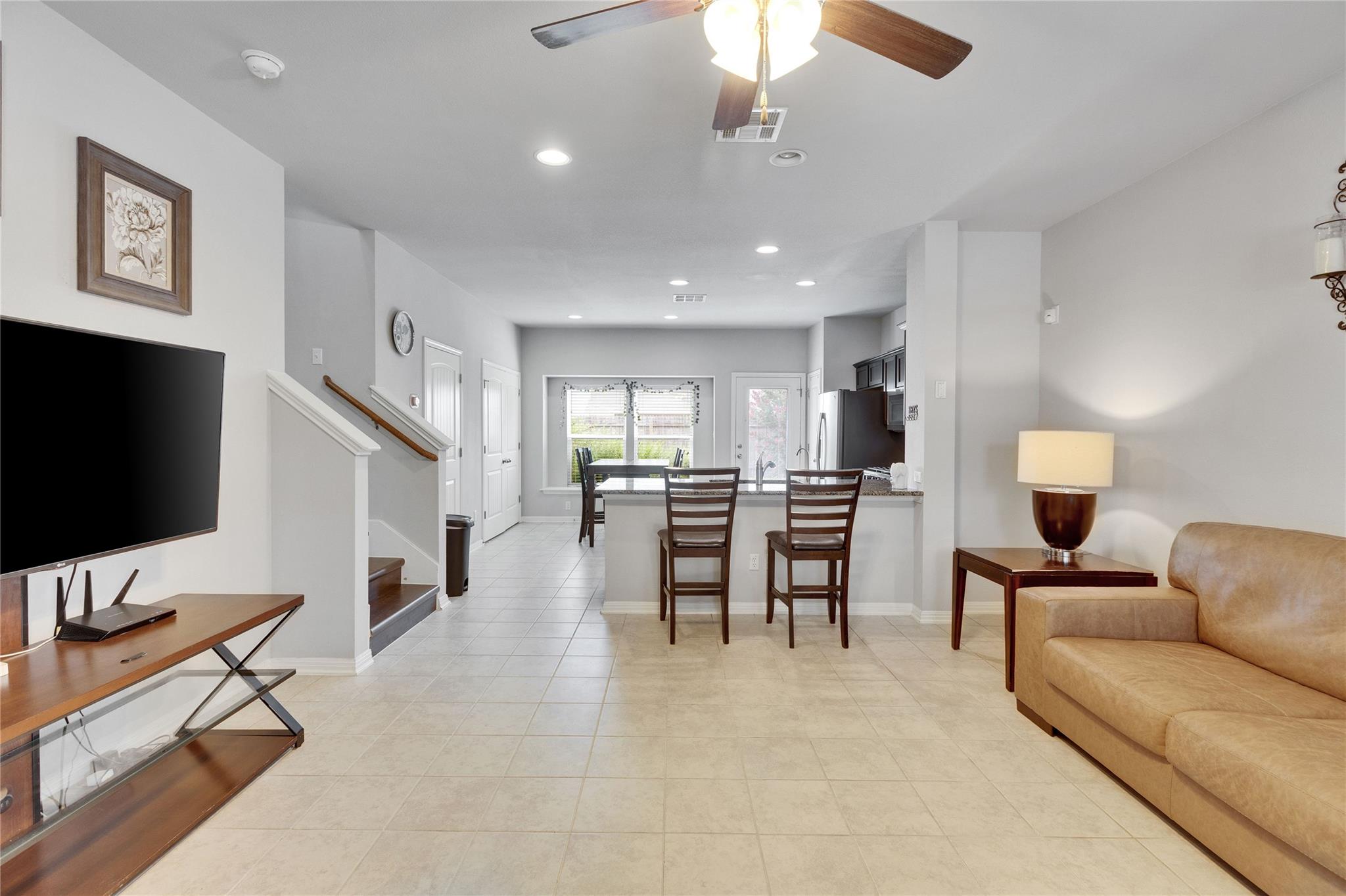 107 Friendship Oak DR — photo 4