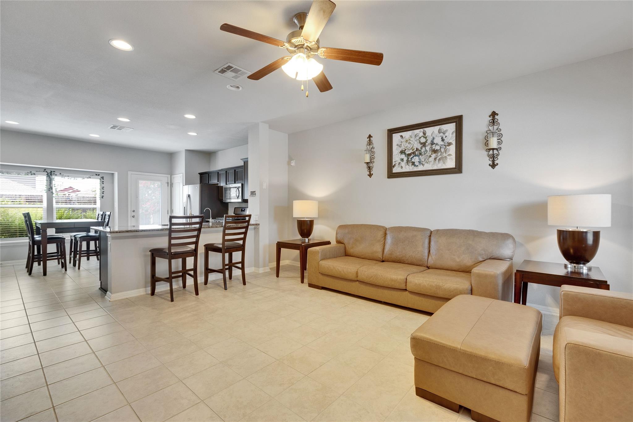 107 Friendship Oak DR — photo 5