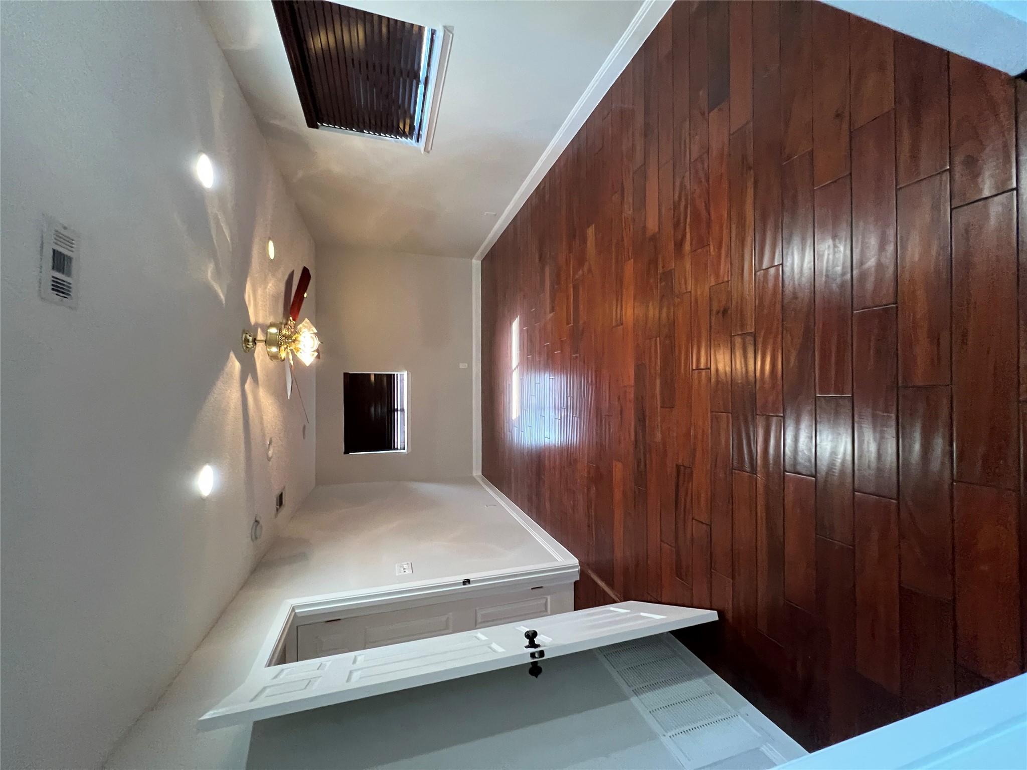 4500 Woodmoor CIR — photo 5