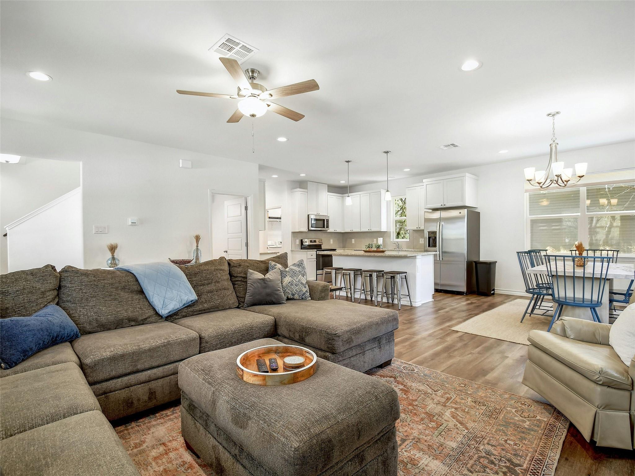 660 Mockingbird DR — photo 4