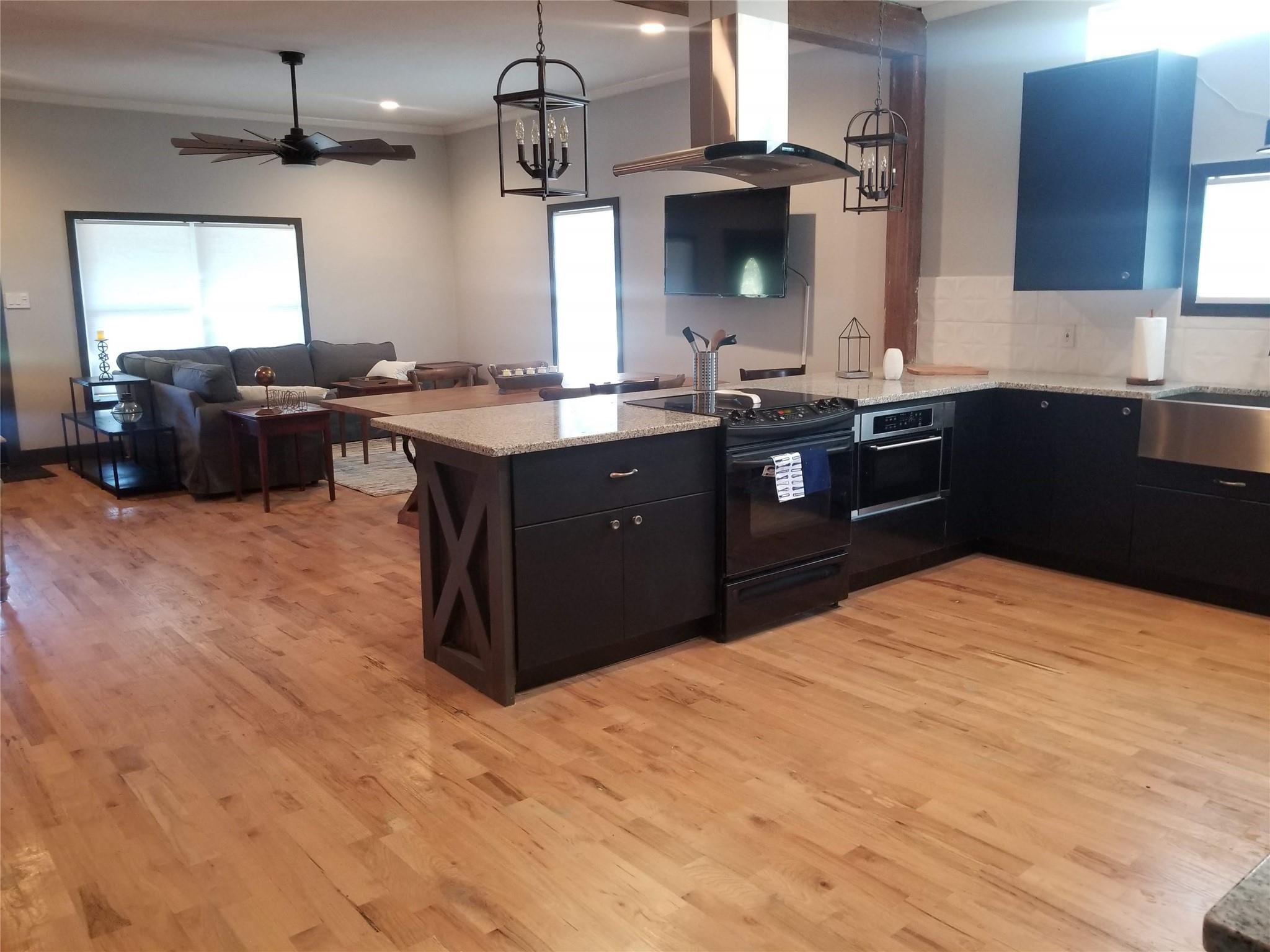 410 Milam Ave — photo 4