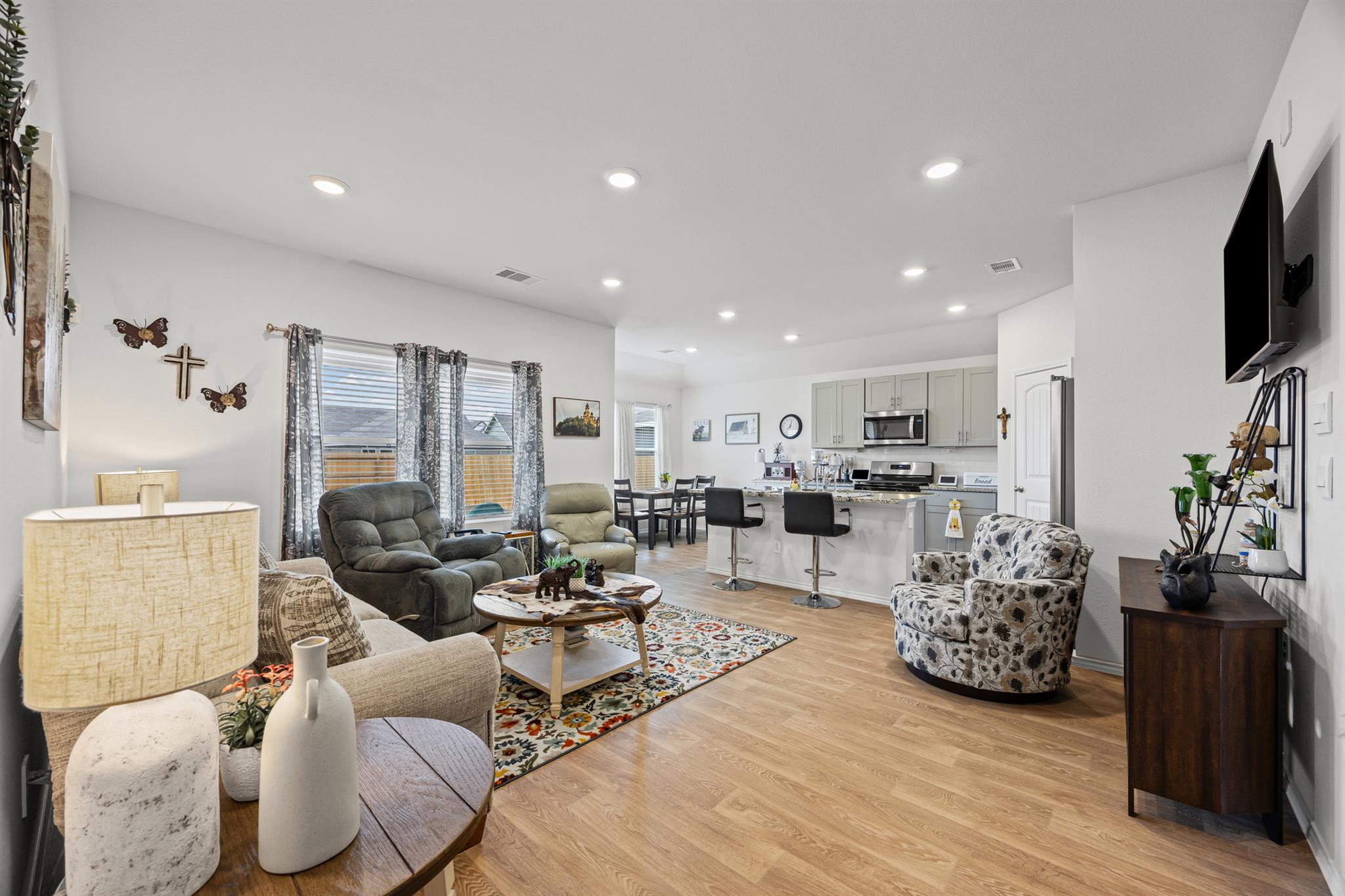 421 Lancebill DR — photo 4