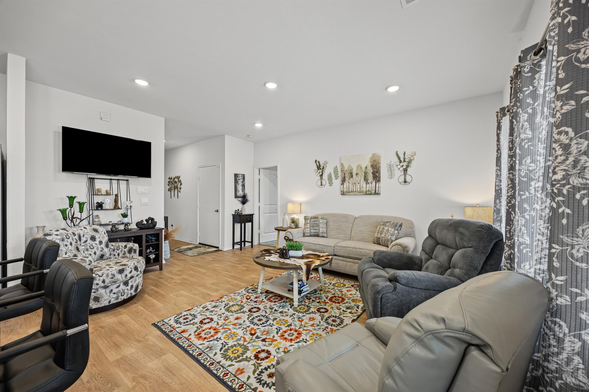 421 Lancebill DR — photo 5