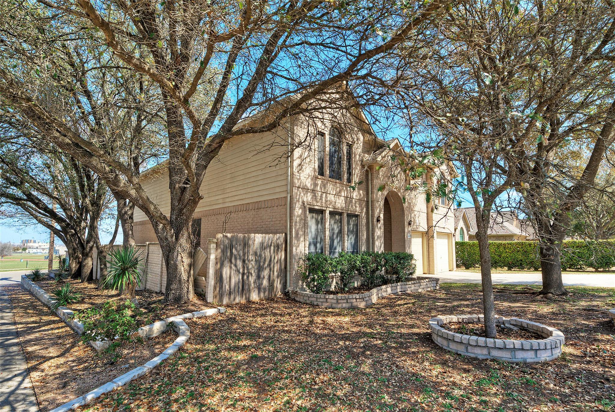 601 Indian Run DR — photo 4