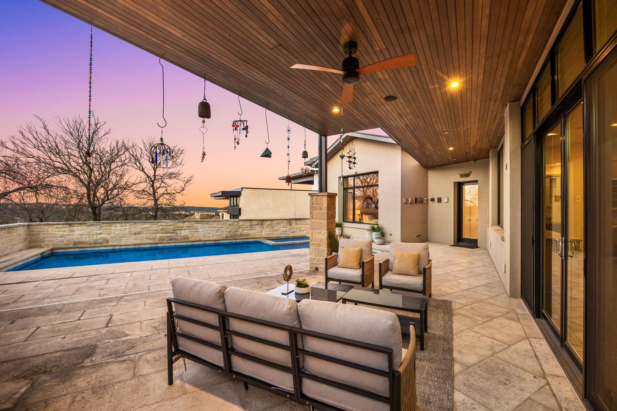 6504 Courtyard DR — photo 3