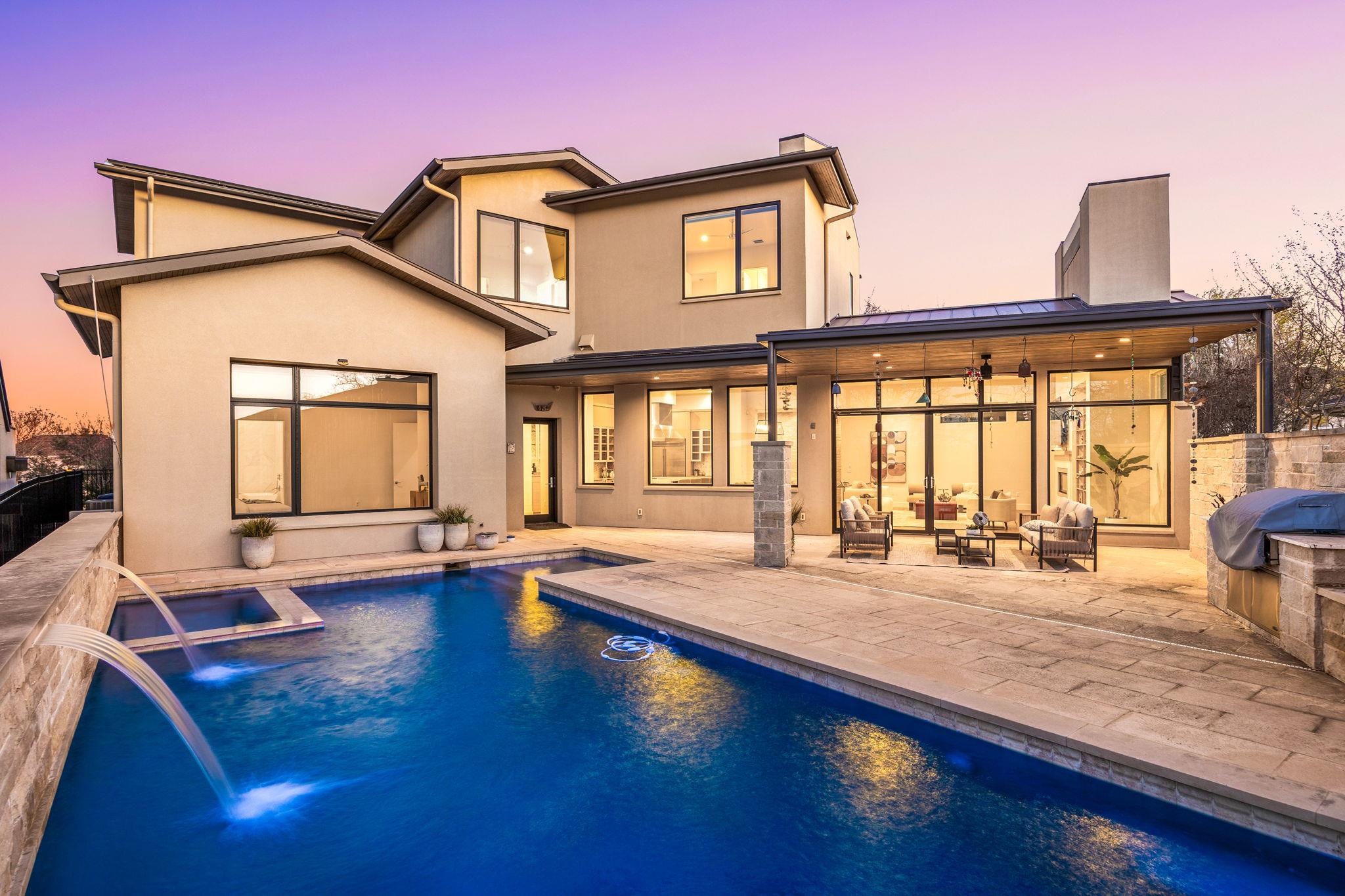 6504 Courtyard DR — photo 4