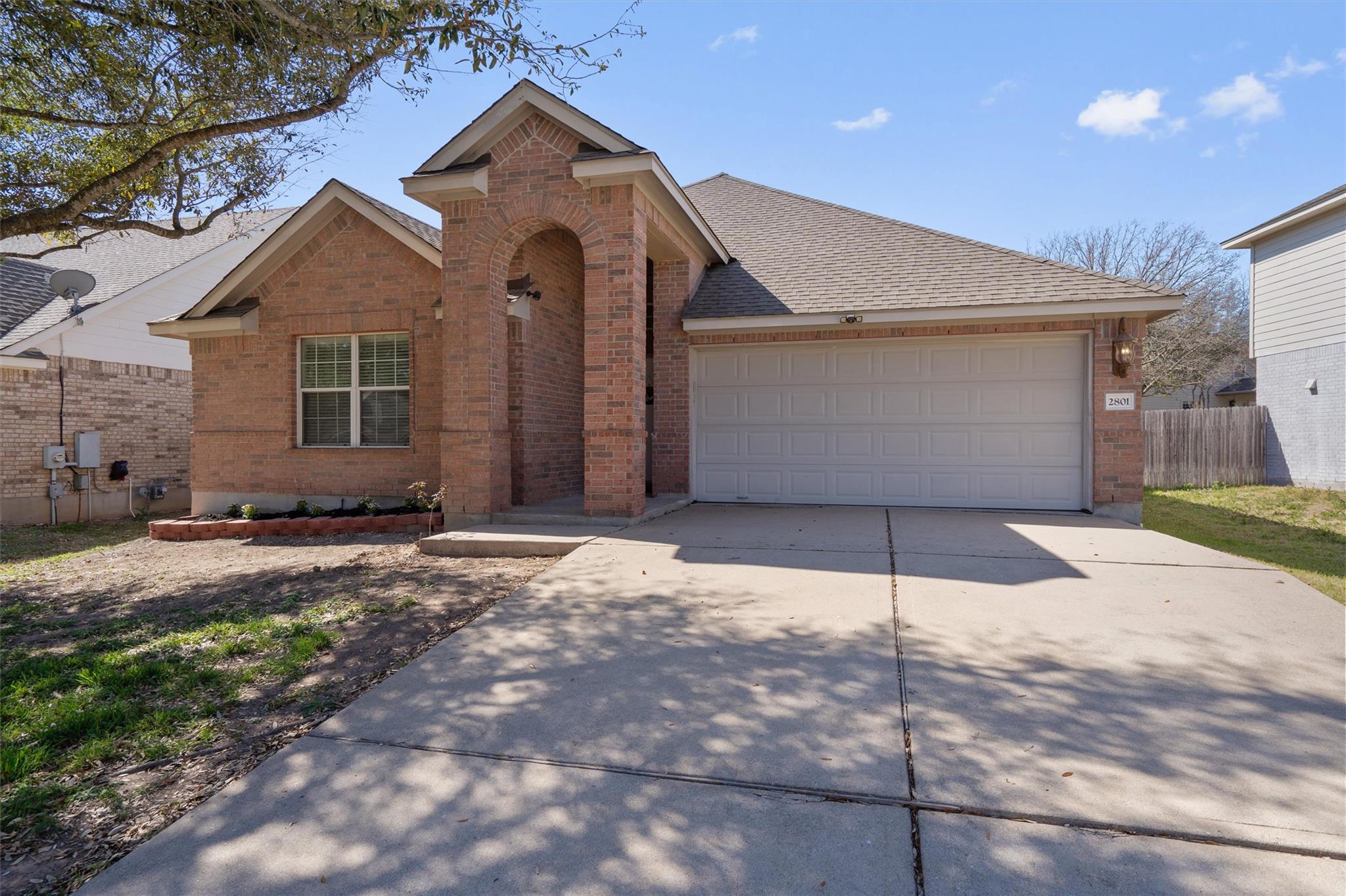 2801 Kickapoo Cavern DR — photo 4