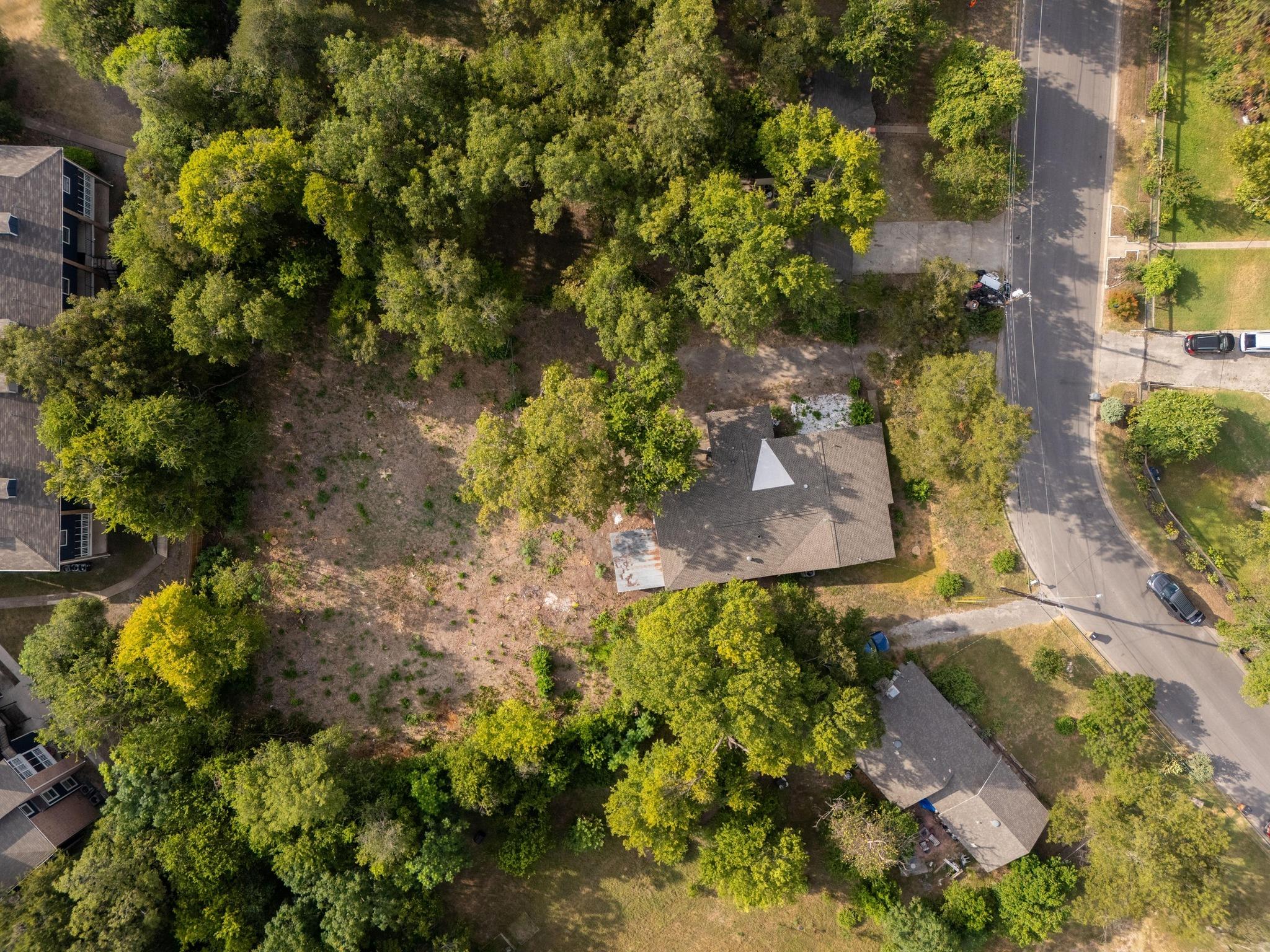 300 Pecan DR — photo 3