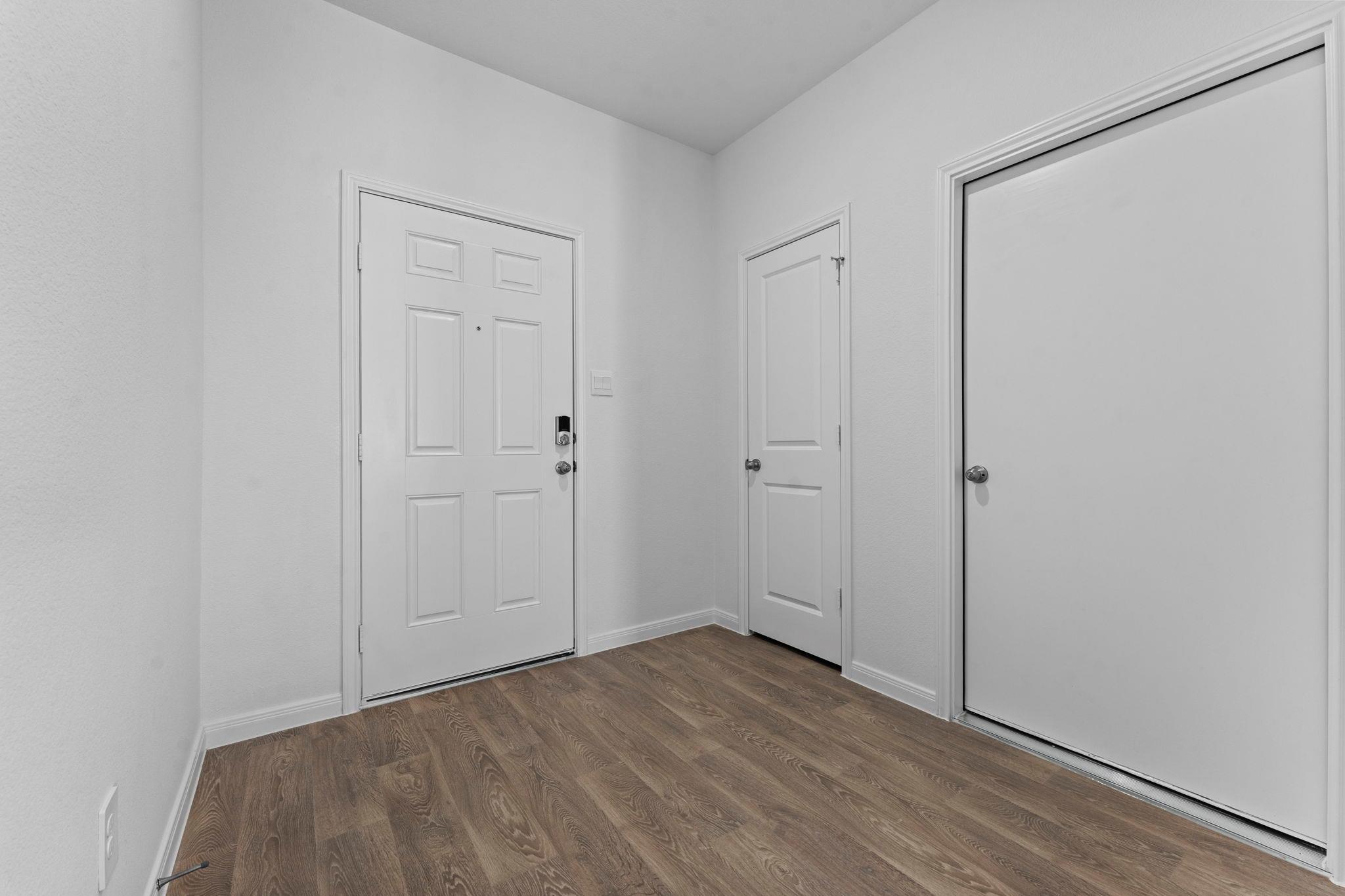 211 Las Lomas DR — photo 3