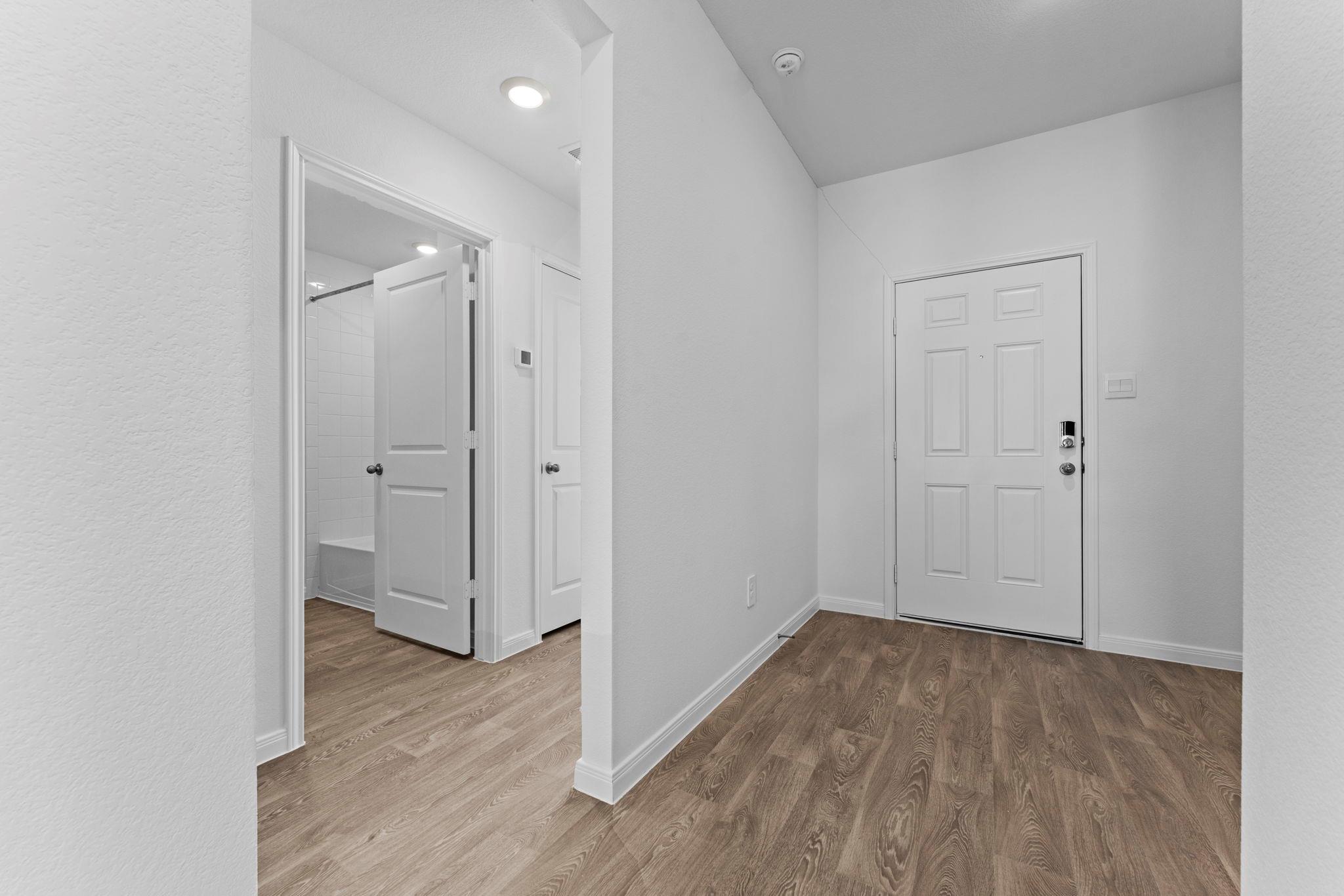 211 Las Lomas DR — photo 4