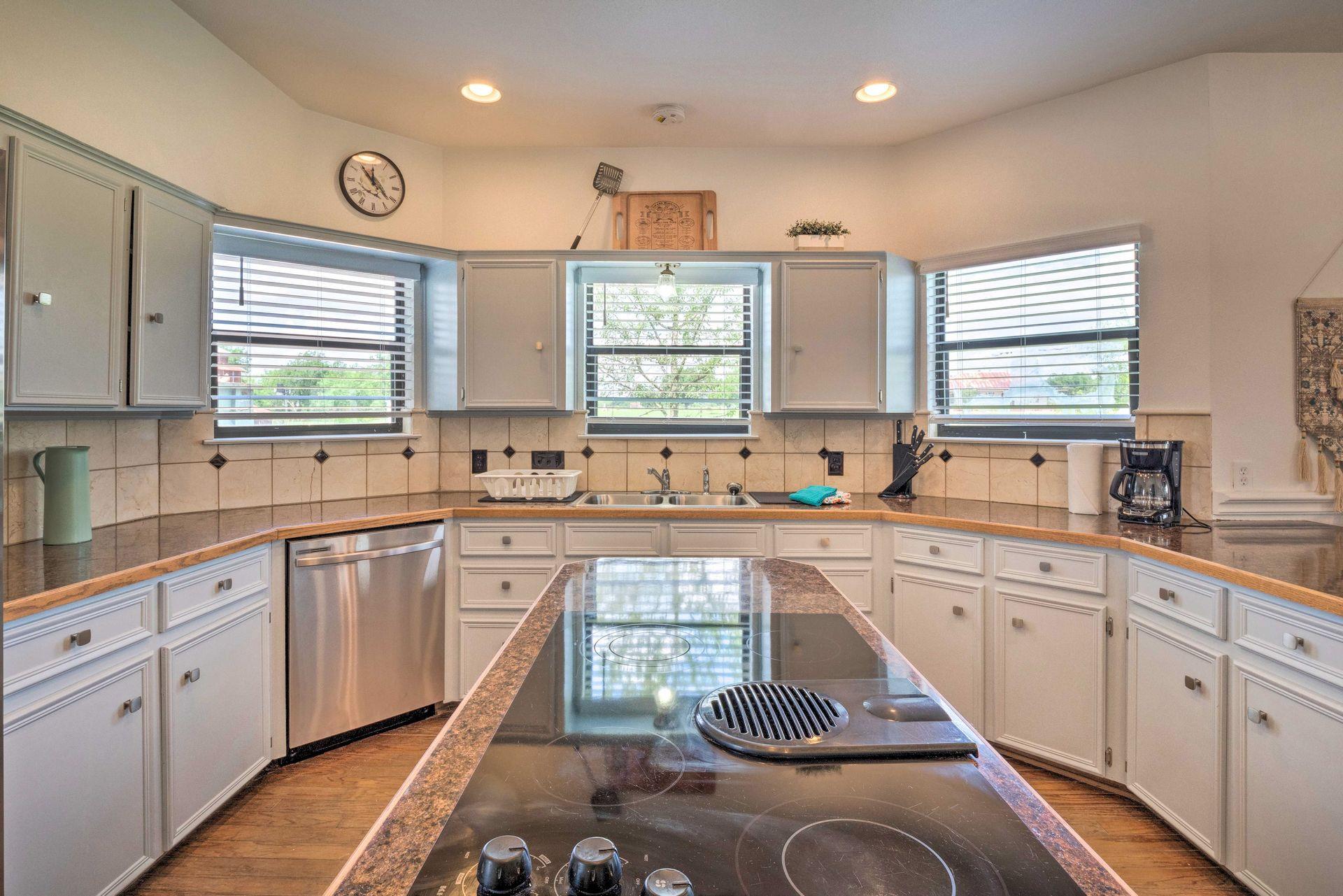 15805 Richards DR — photo 5