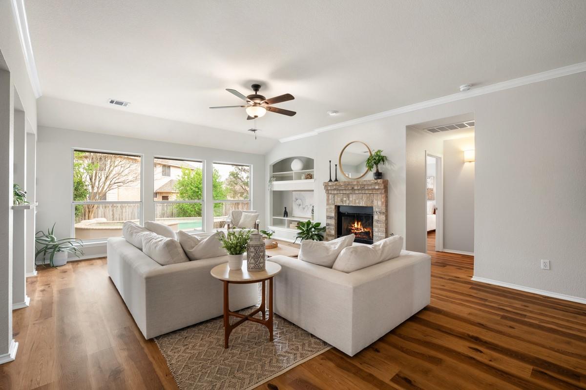 2203 Four Hills CT — photo 4