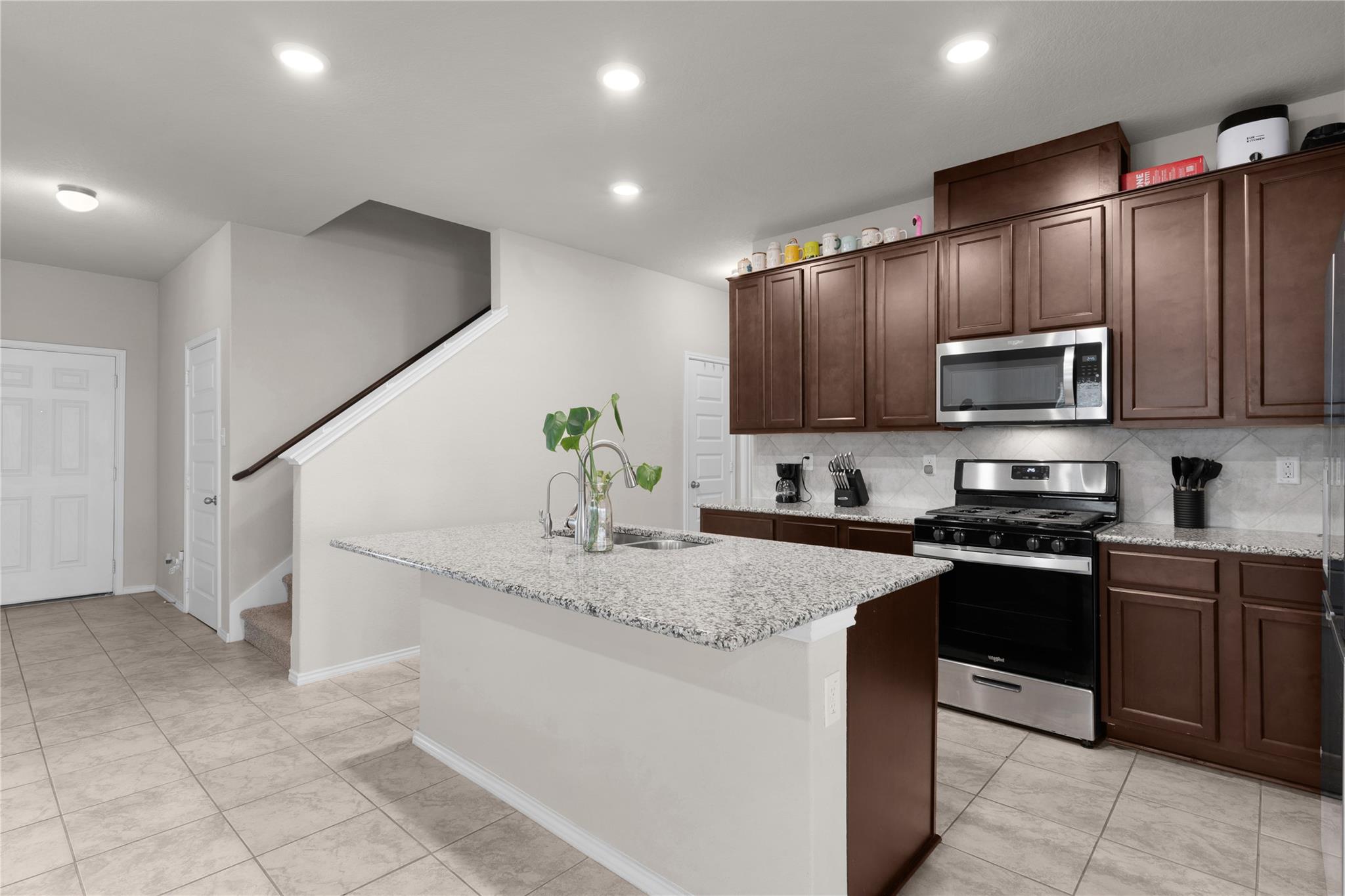 1027 Slight ST — photo 3