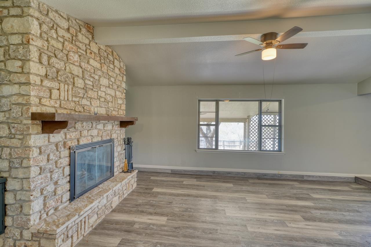 1702 Sunset DR — photo 4