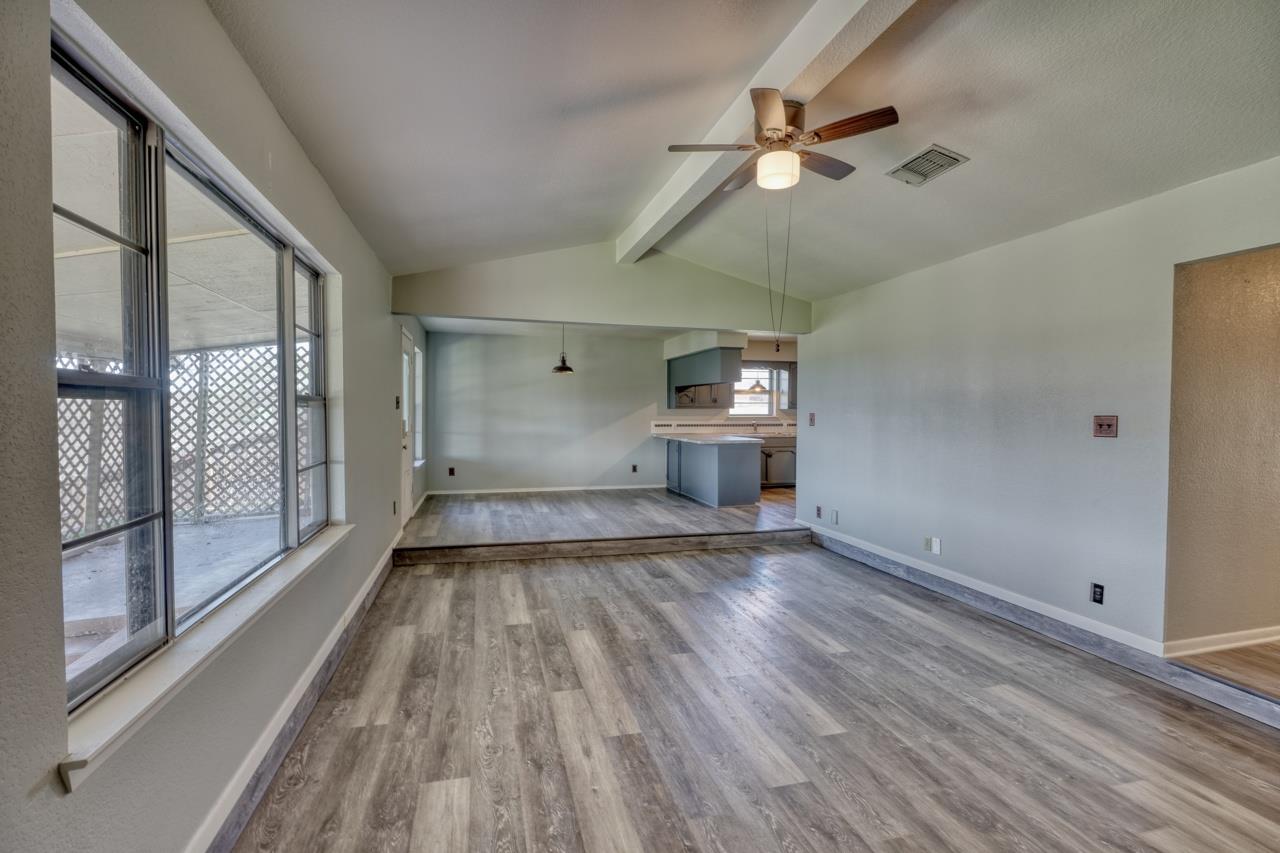 1702 Sunset DR — photo 5