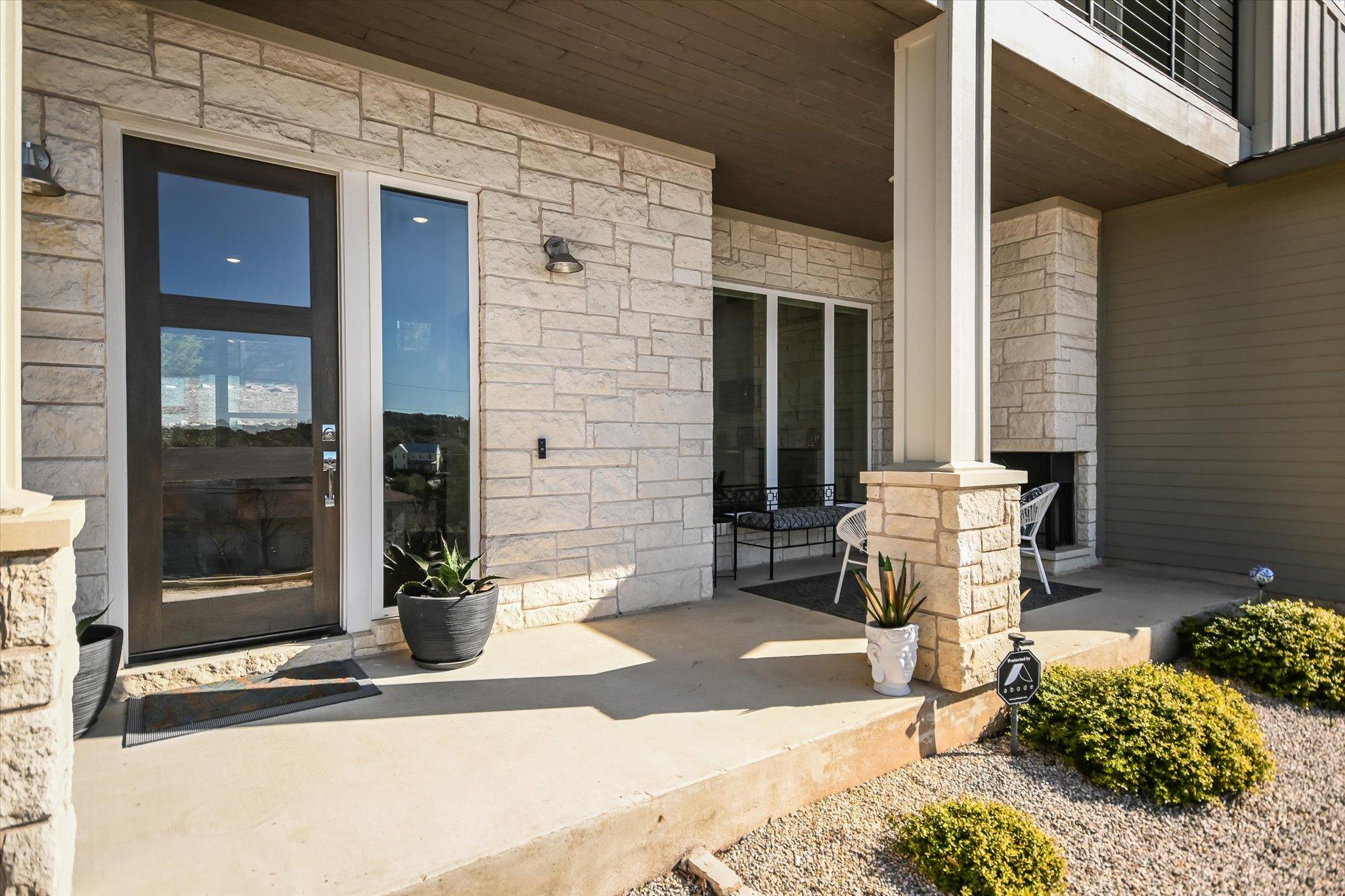 1005 Larkhall DR — photo 3
