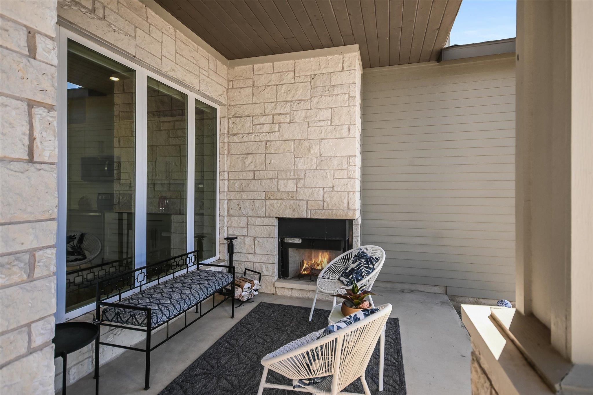 1005 Larkhall DR — photo 4