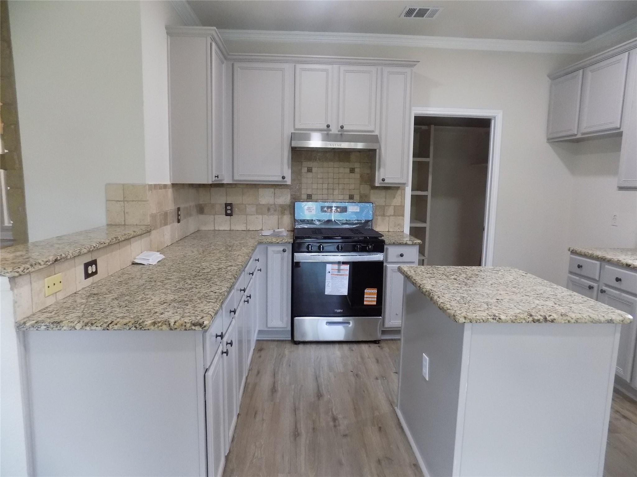 301 THUNDERBAY DR — photo 5