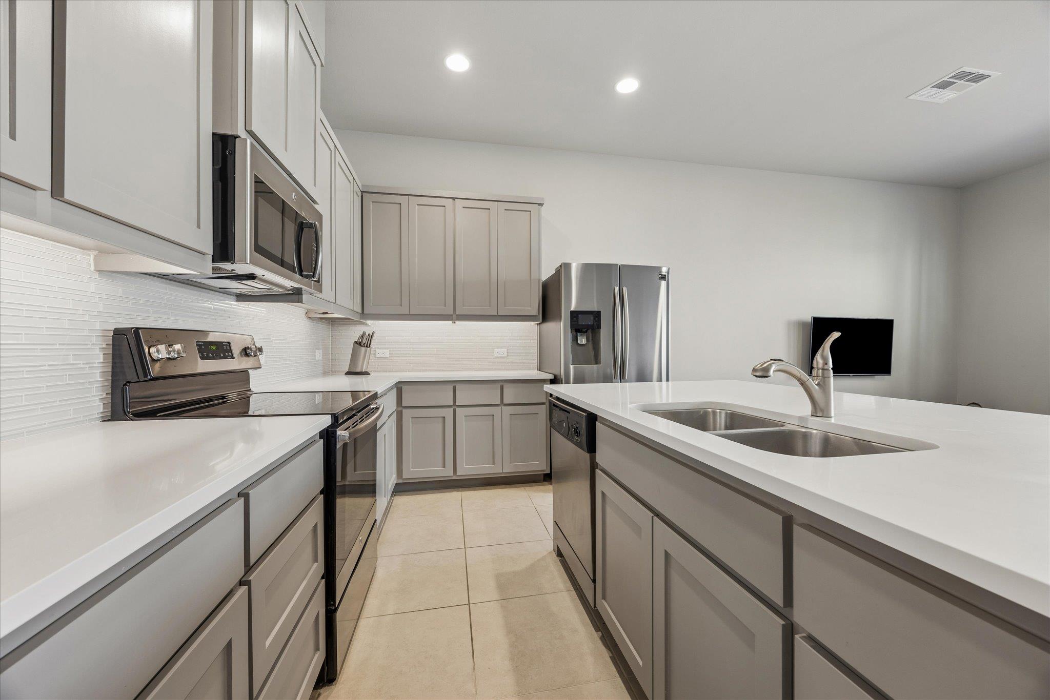 13001 Hymeadow DR #38 — photo 4