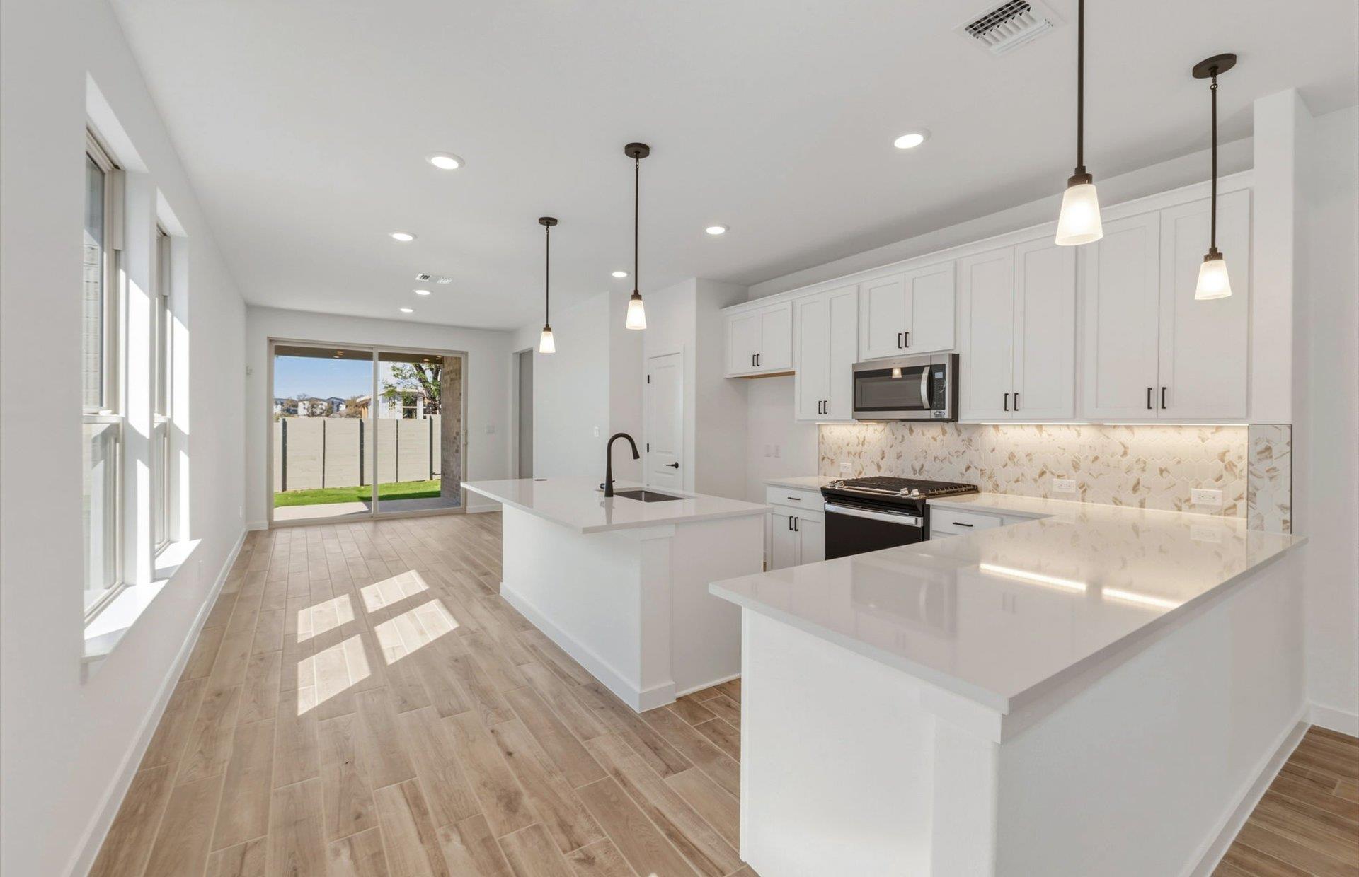 1832 Spring Mountain CV — photo 4
