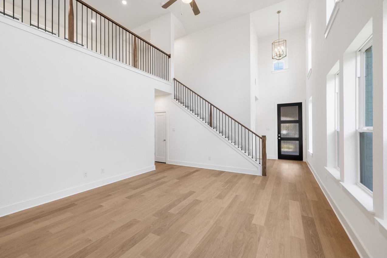 252 Menlo BND — photo 4