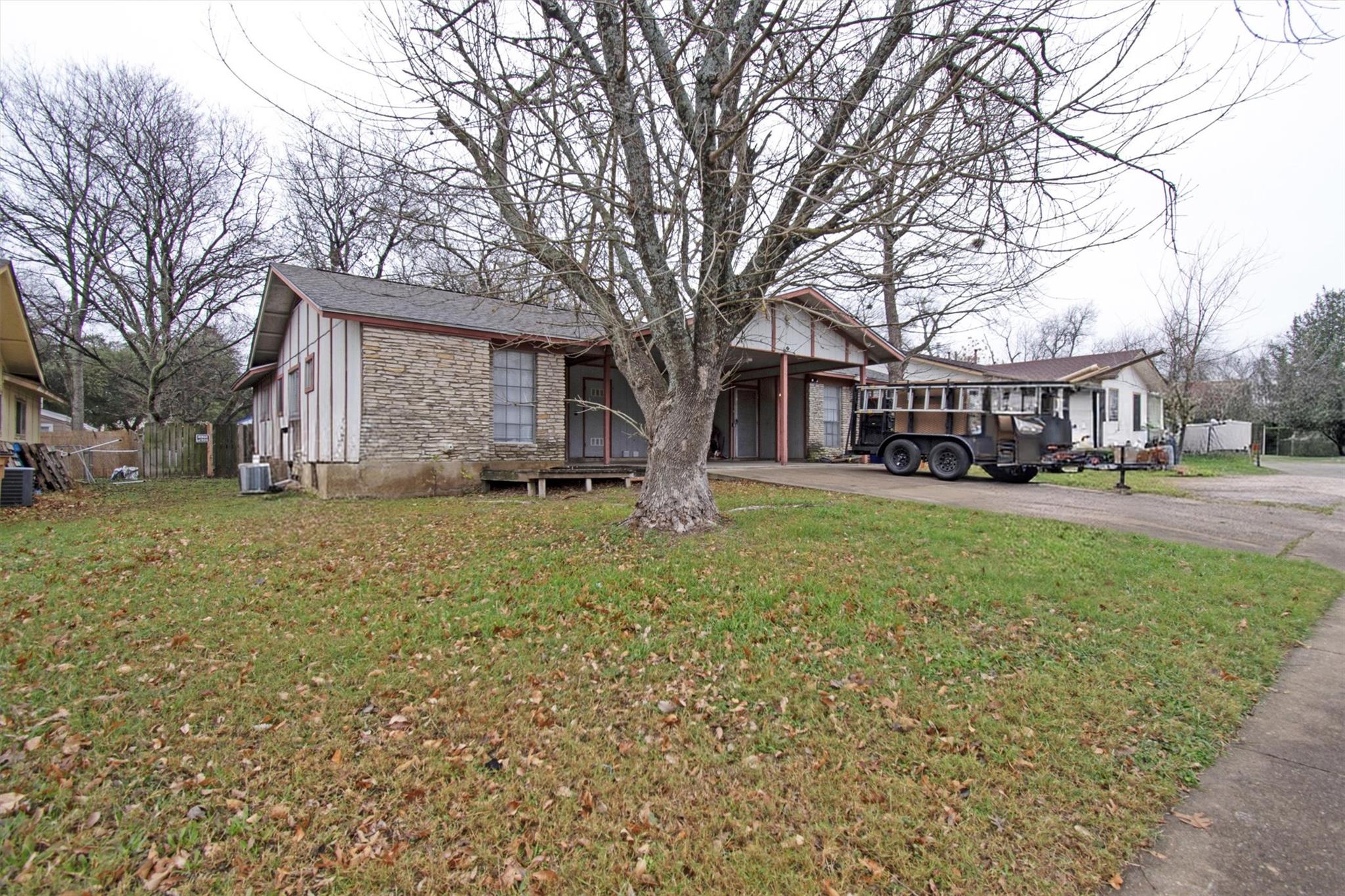 6305 Emerald Forest DR — photo 3