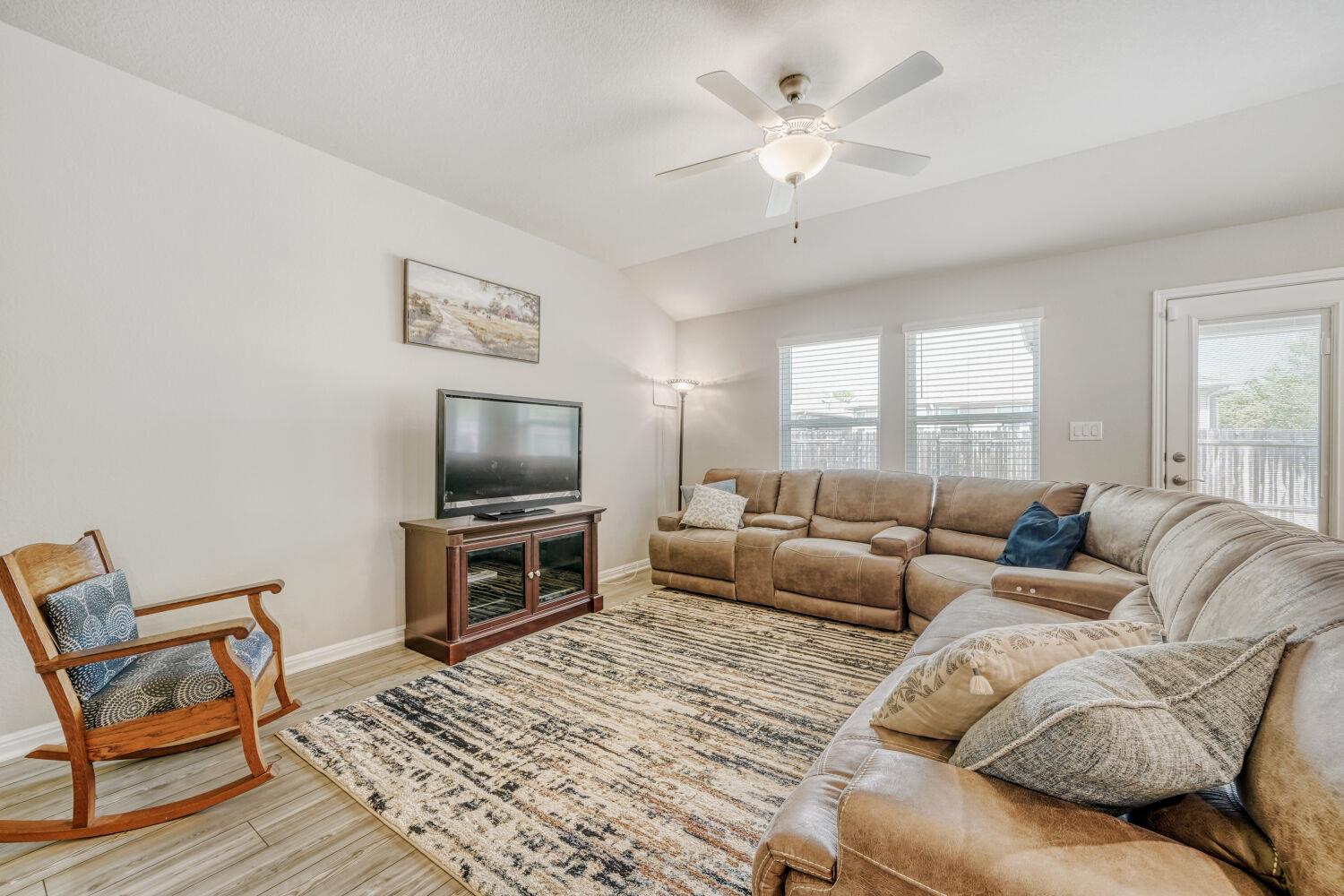 10505 Mager LN — photo 4