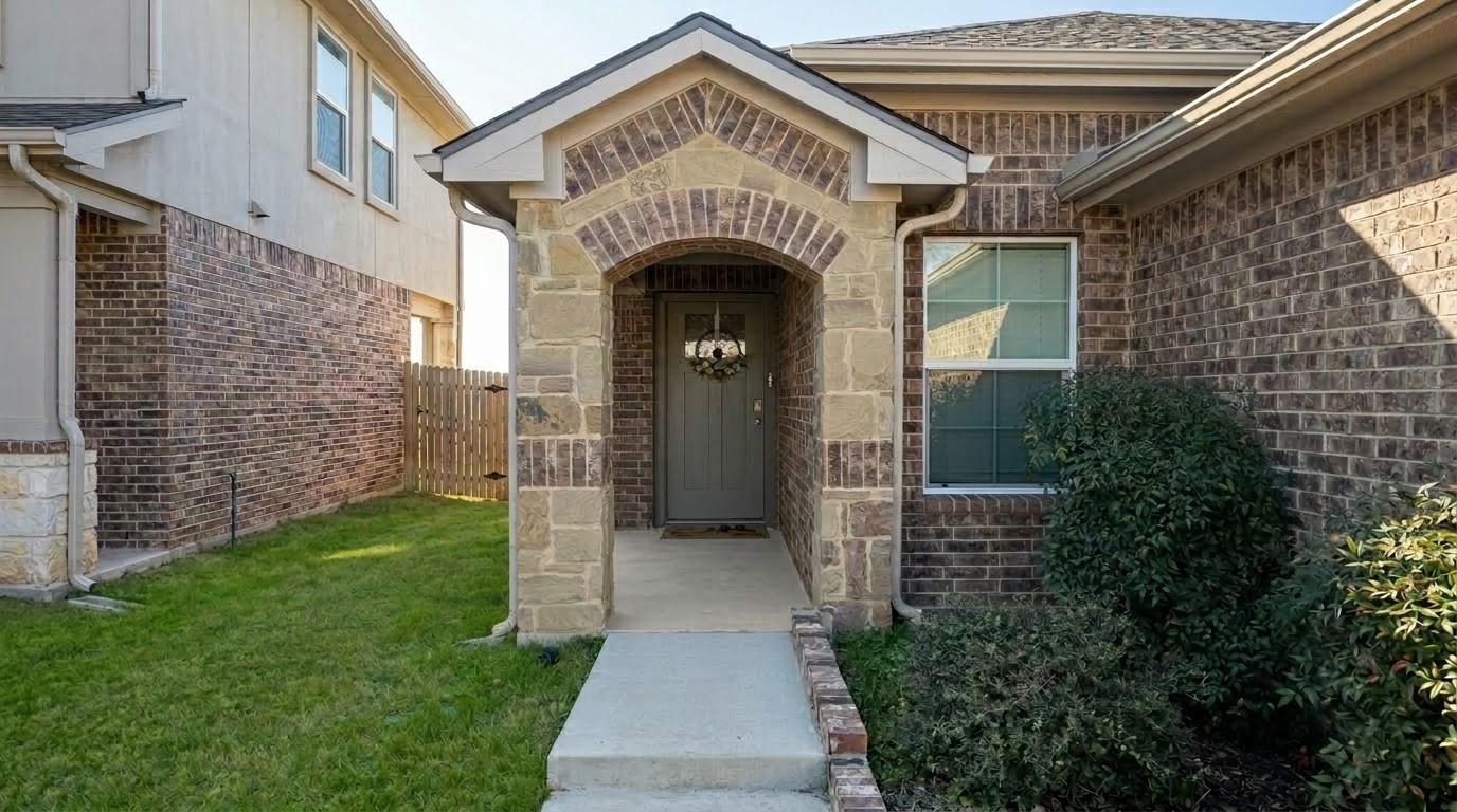 425 Shiner LN — photo 3