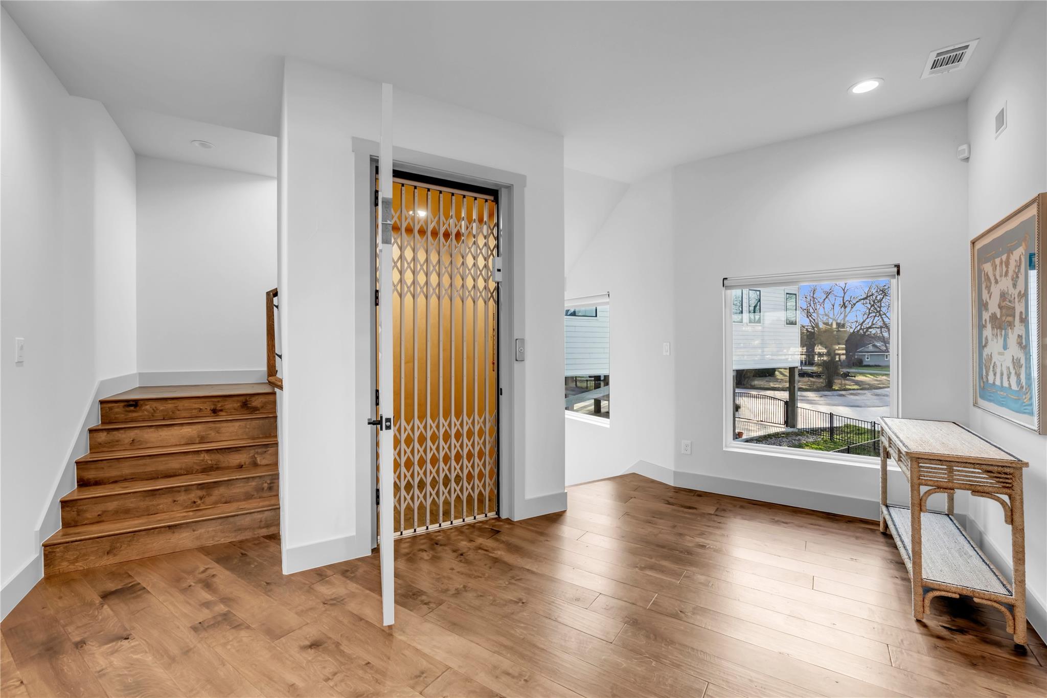140 Riverbend — photo 4