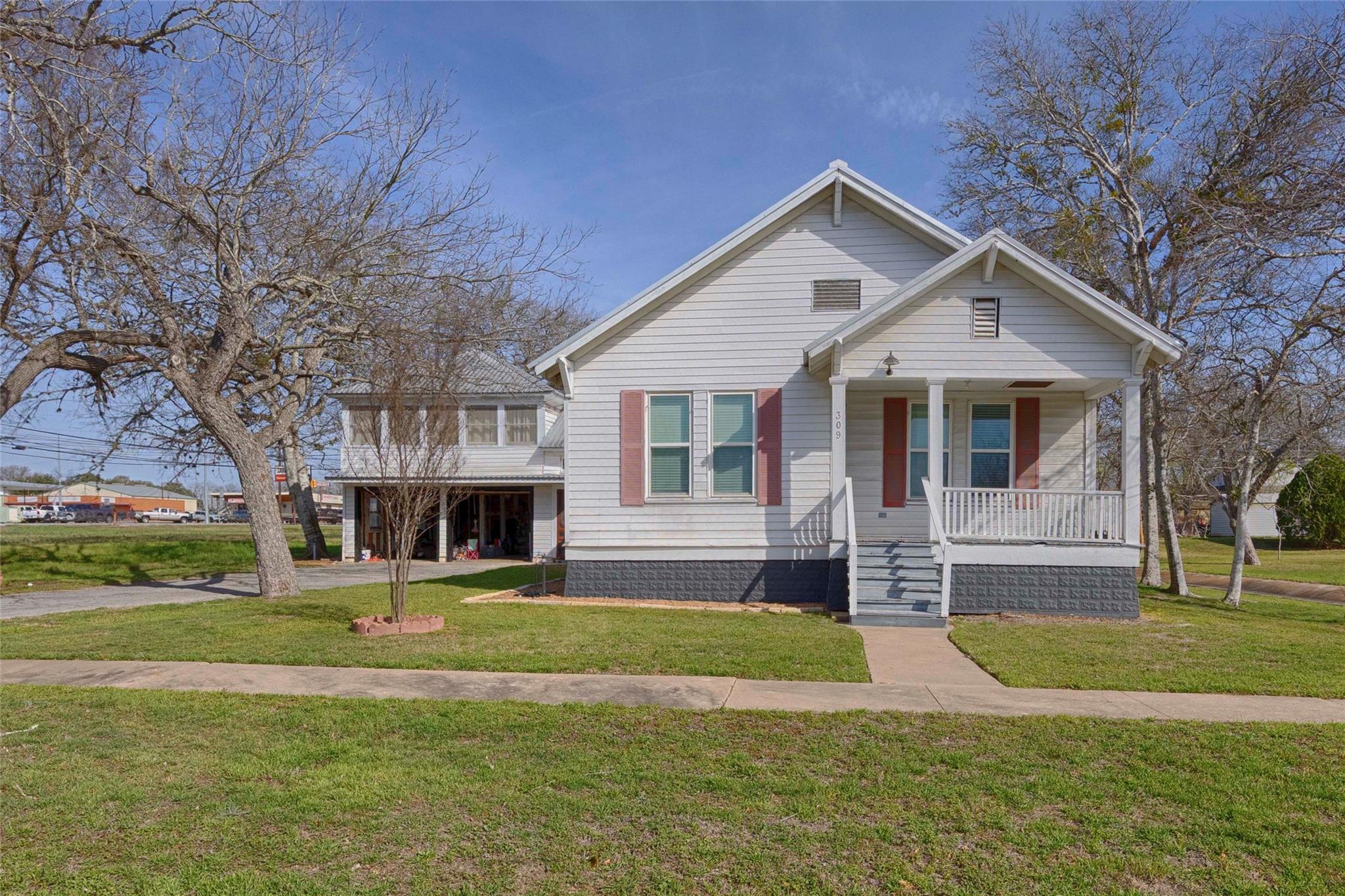 309 Anderson ST