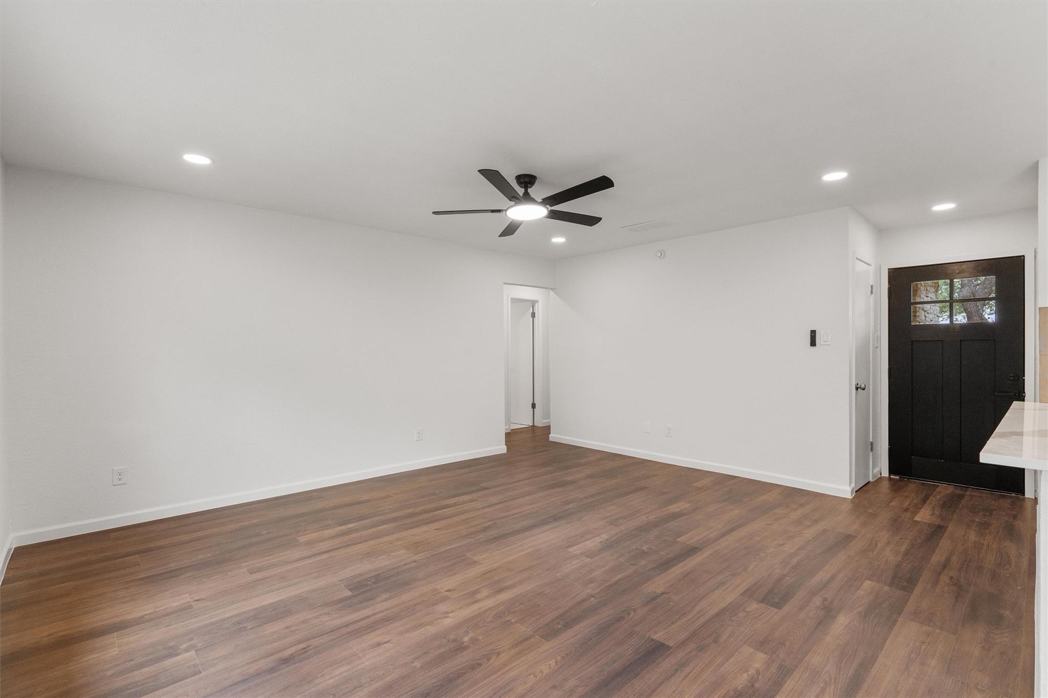 710 Ruby Isle DR — photo 4