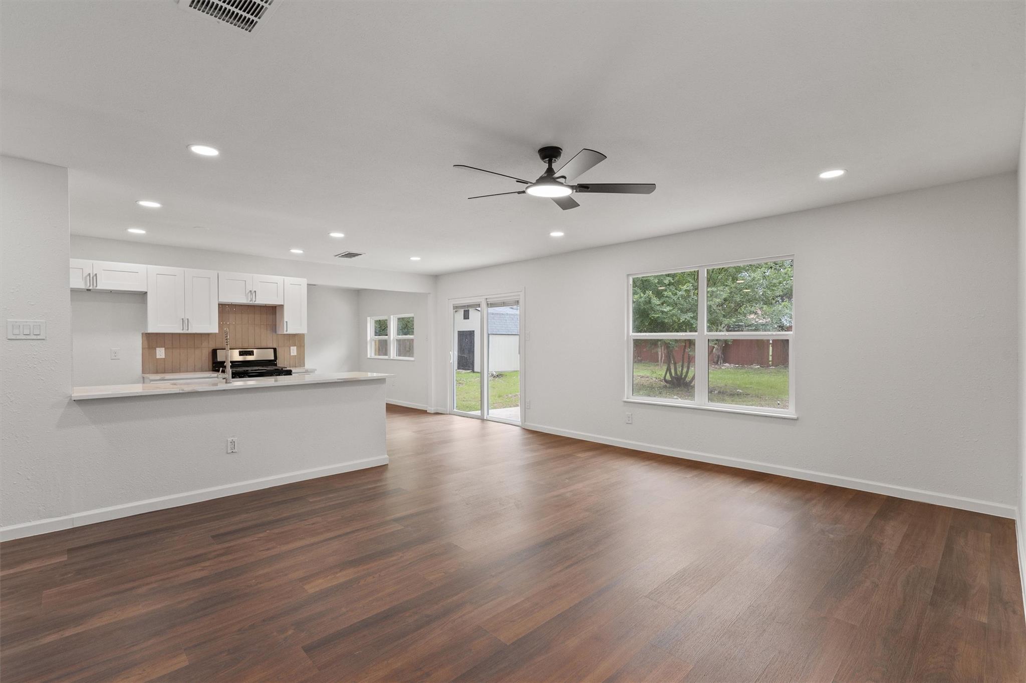 710 Ruby Isle DR — photo 5