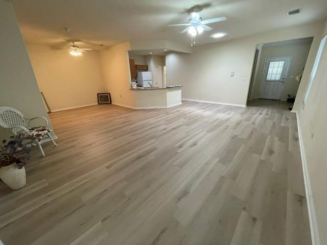 317 Essex LN — photo 4