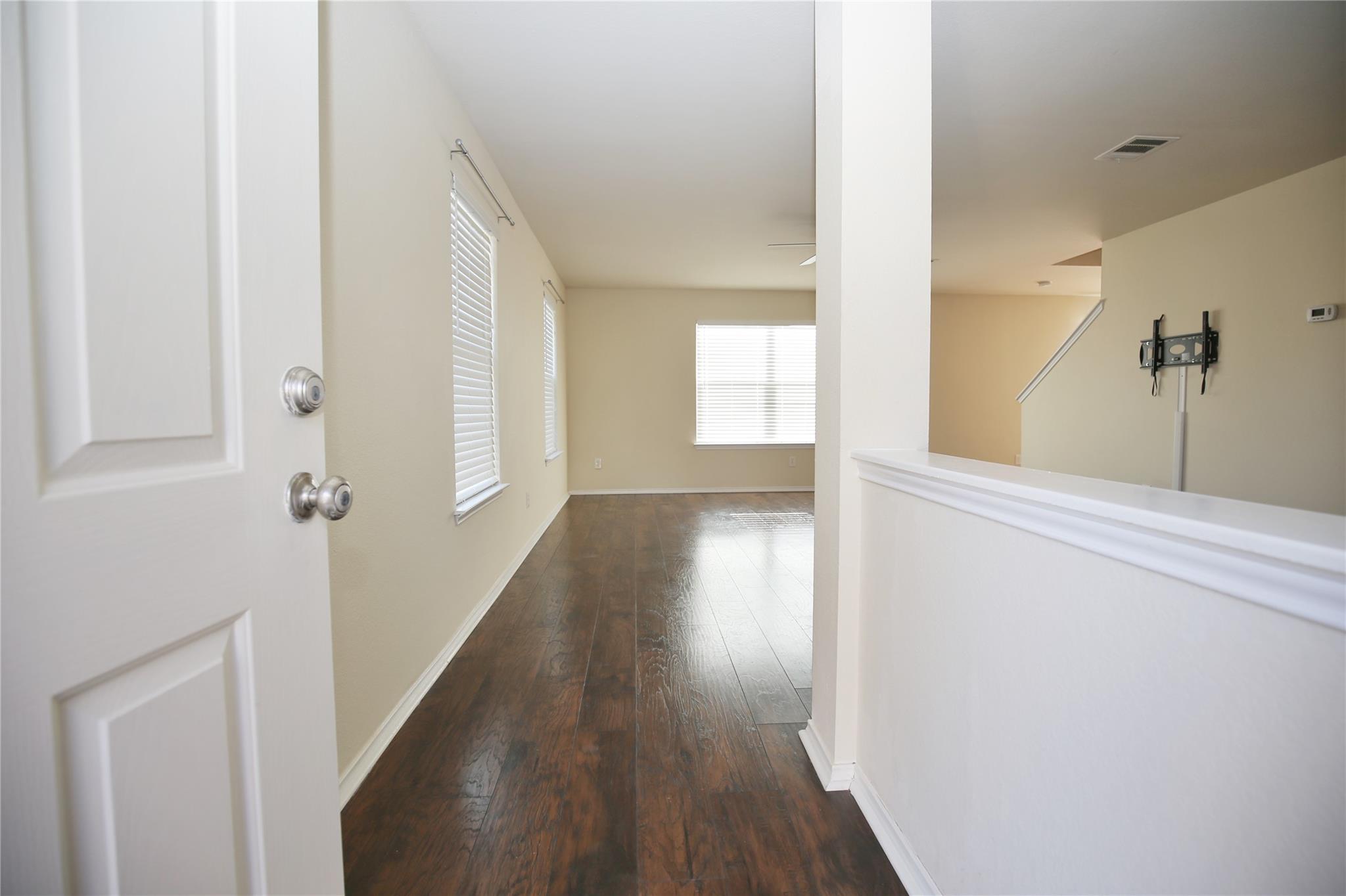 213 Rim Rock DR — photo 4