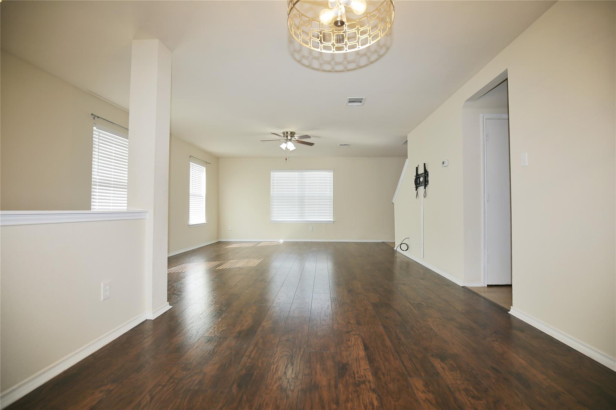 213 Rim Rock DR — photo 5