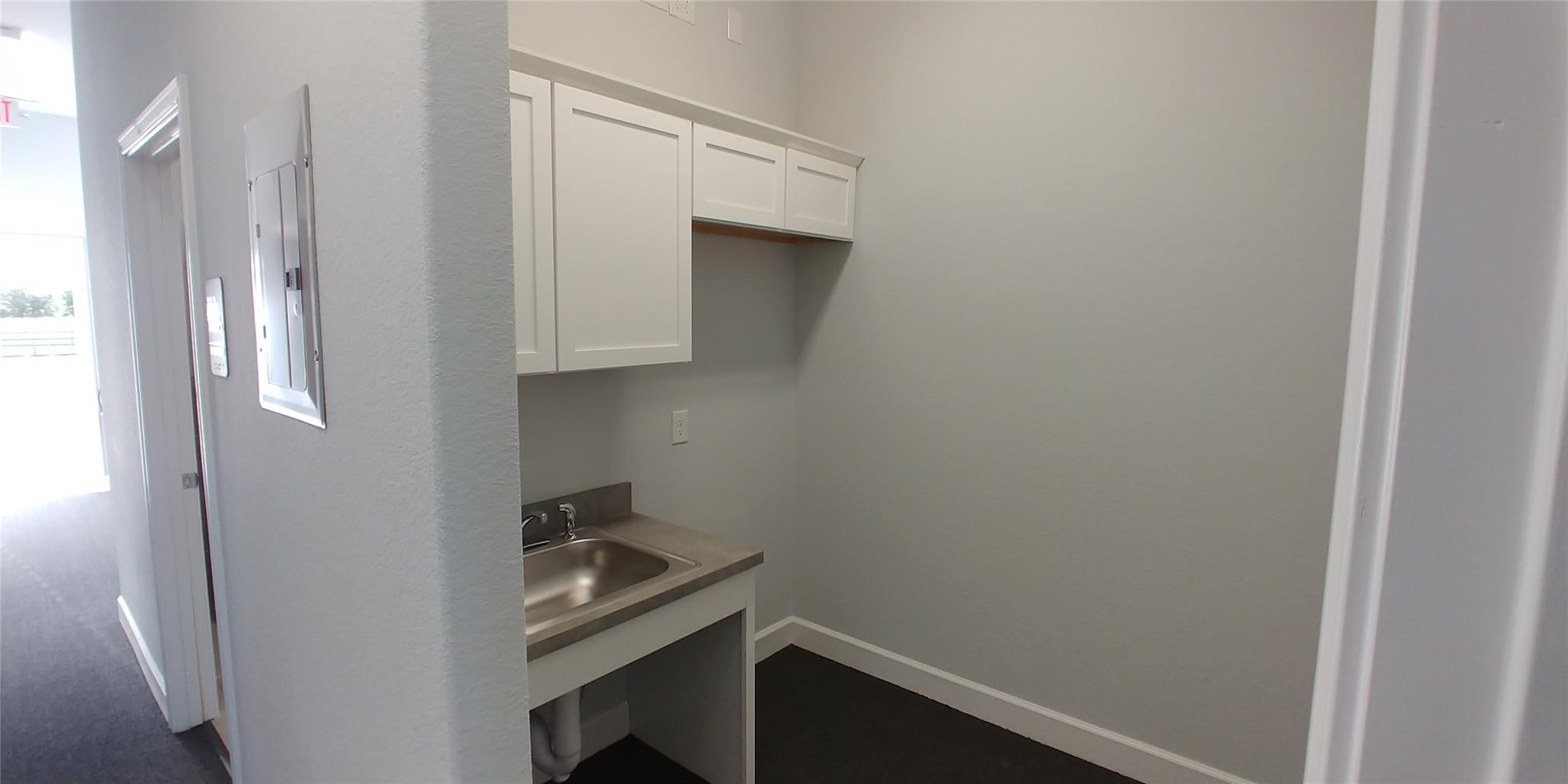 660 Bagdad RD #420 — photo 5