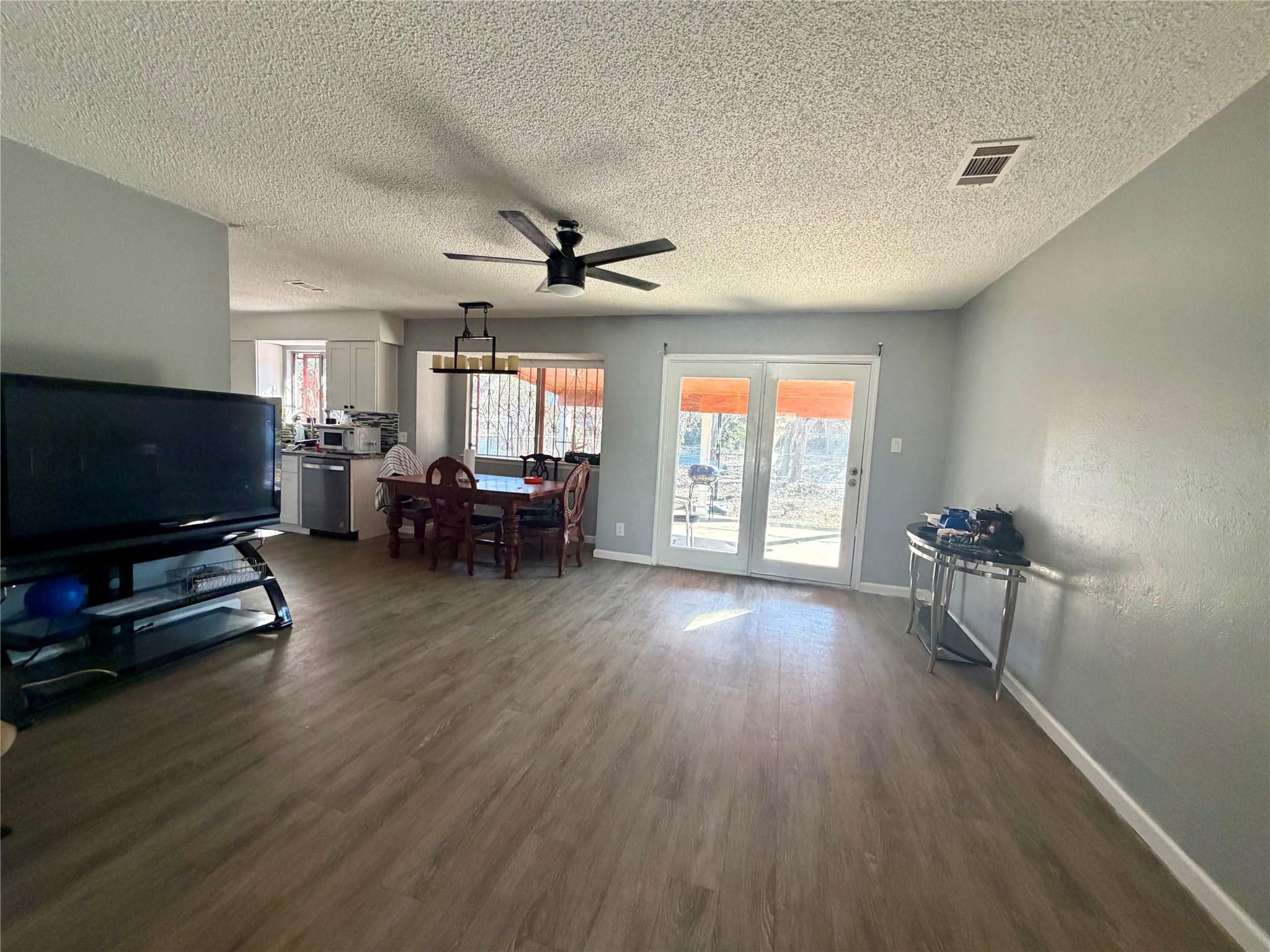 4607 Craigwood DR — photo 3