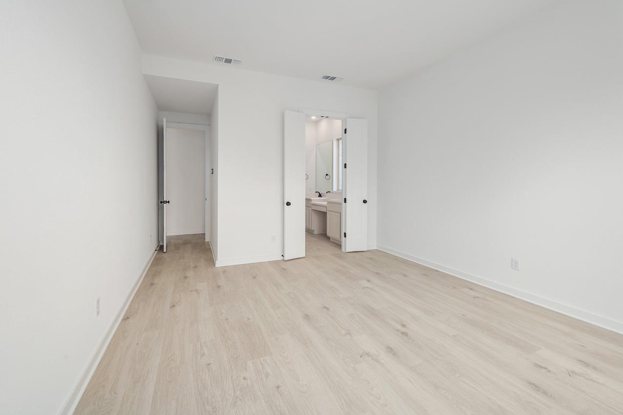 112 Red Camella DR — photo 5