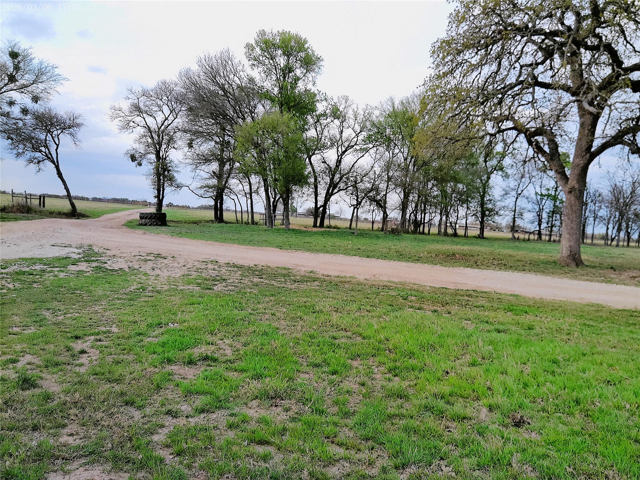 1042 Los Ranchitos RD — photo 3