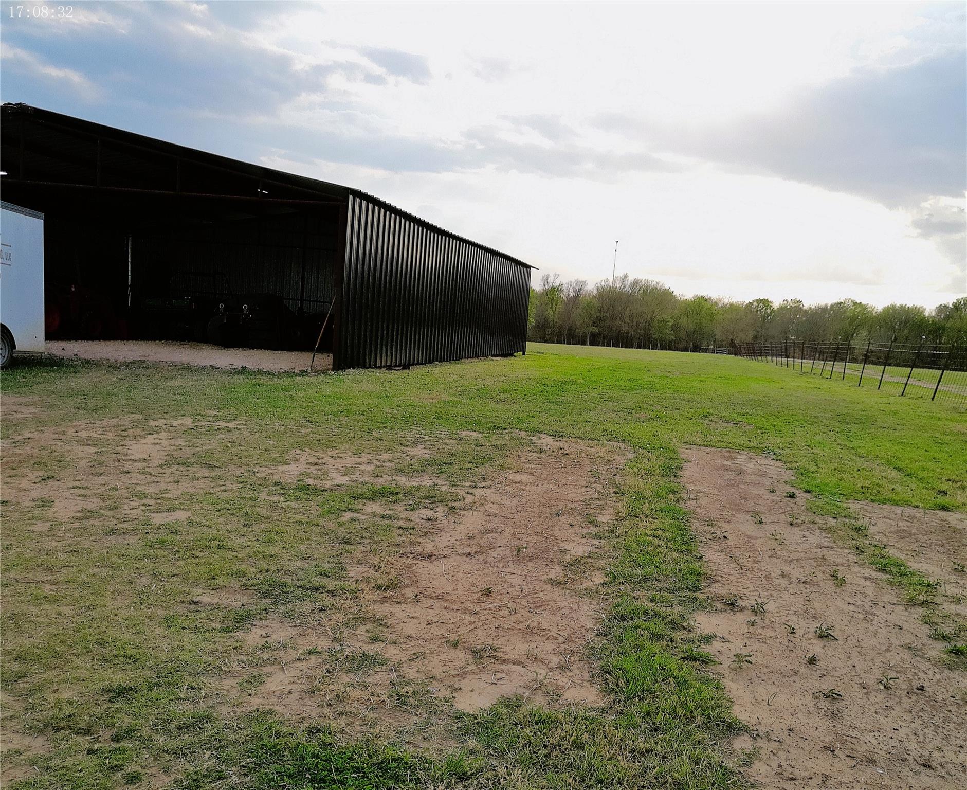 1042 Los Ranchitos RD — photo 5