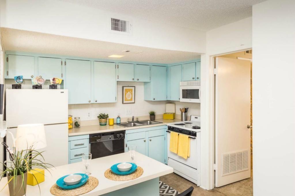3405 Helms ST #209 — photo 4