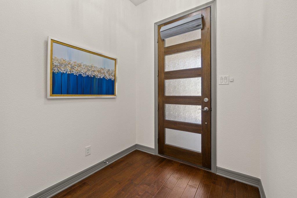 338 Coventry RD — photo 4
