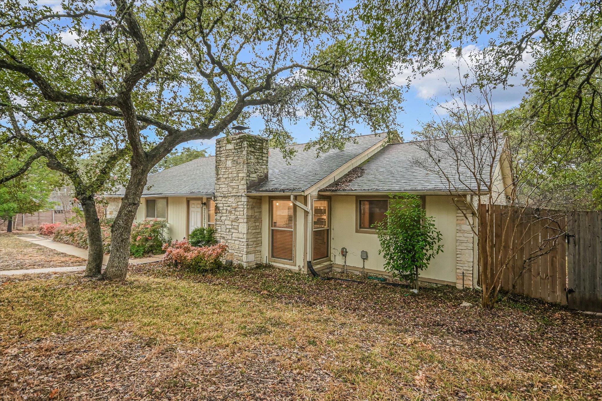 3207 Eanes CIR — photo 3